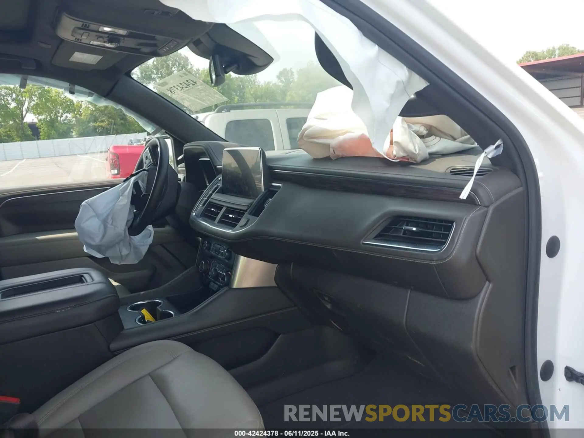 5 Photograph of a damaged car 1GNSKNKD6PR468151 CHEVROLET TAHOE 2023