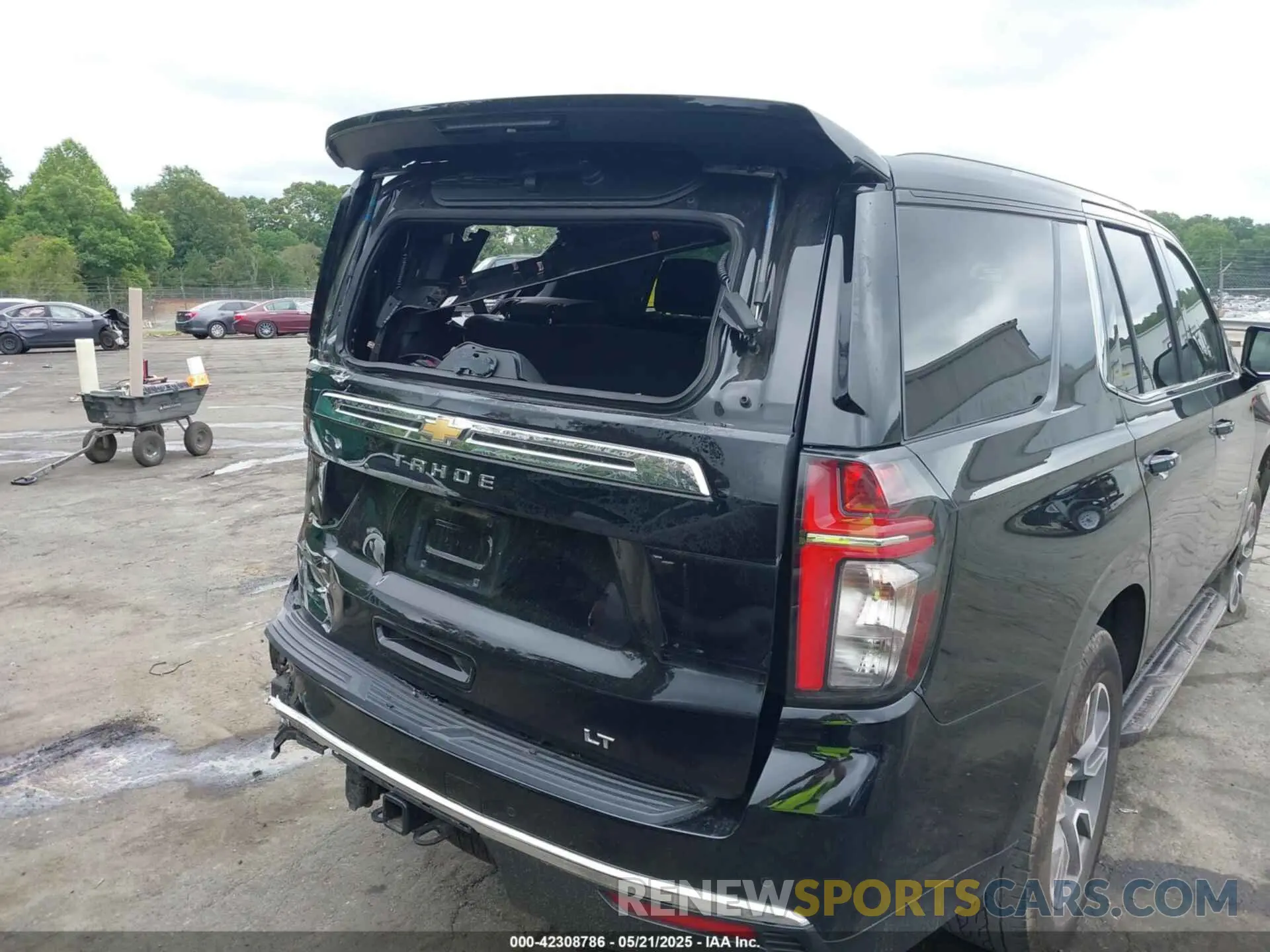 18 Photograph of a damaged car 1GNSKNKD8PR105849 CHEVROLET TAHOE 2023