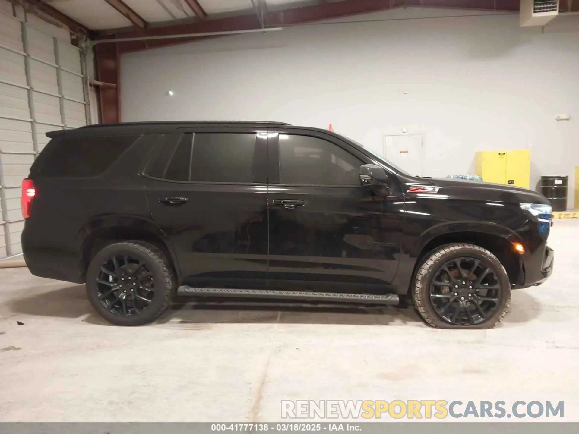 13 Фотография поврежденного автомобиля 1GNSKPKD3PR130489 CHEVROLET TAHOE 2023