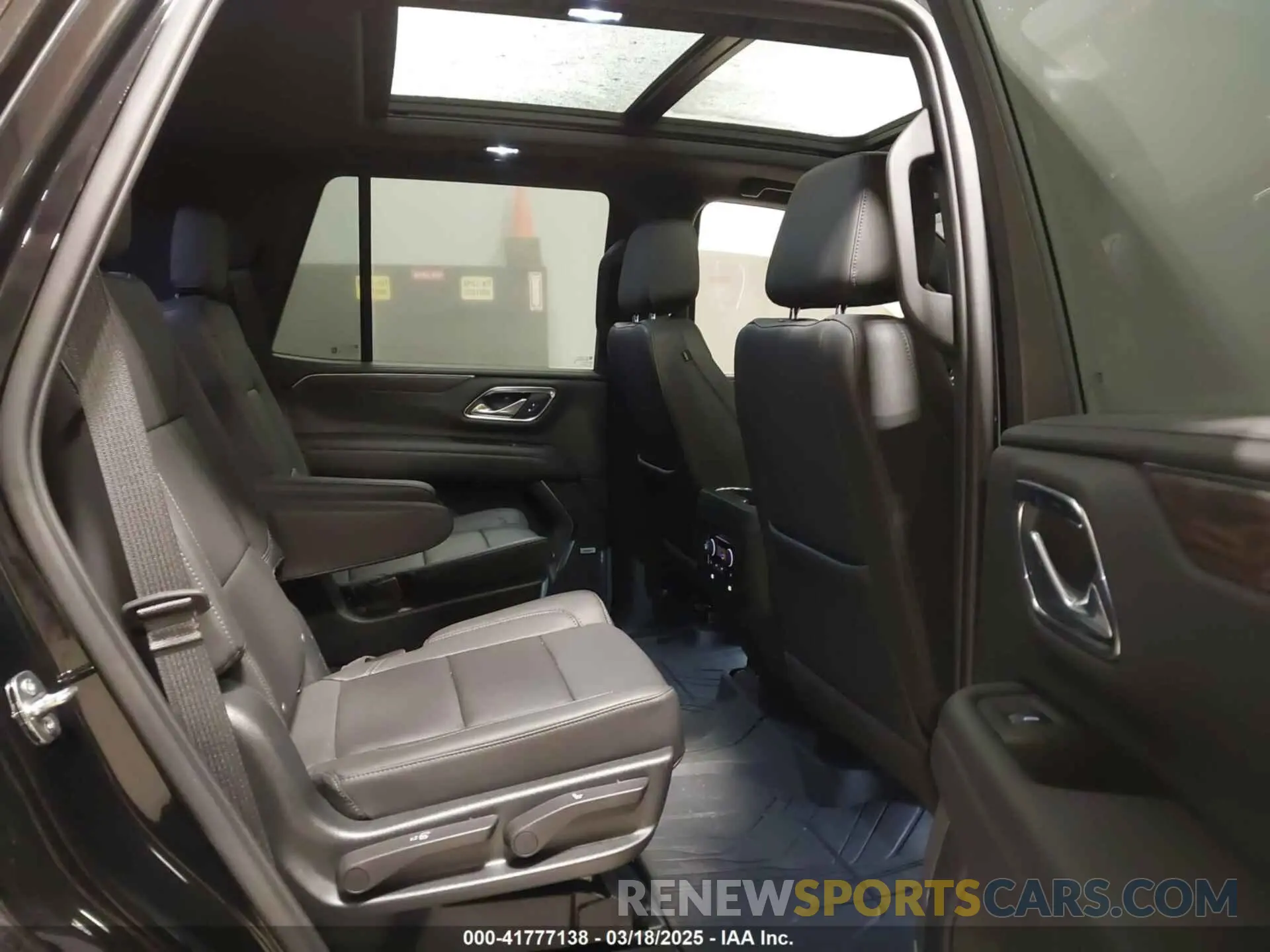 8 Фотография поврежденного автомобиля 1GNSKPKD3PR130489 CHEVROLET TAHOE 2023