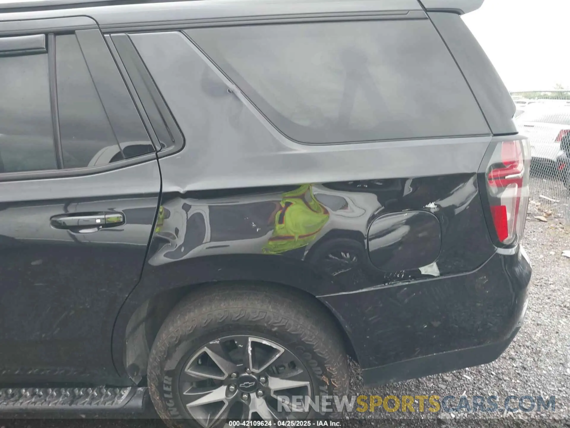 17 Photograph of a damaged car 1GNSKPKD8PR238140 CHEVROLET TAHOE 2023