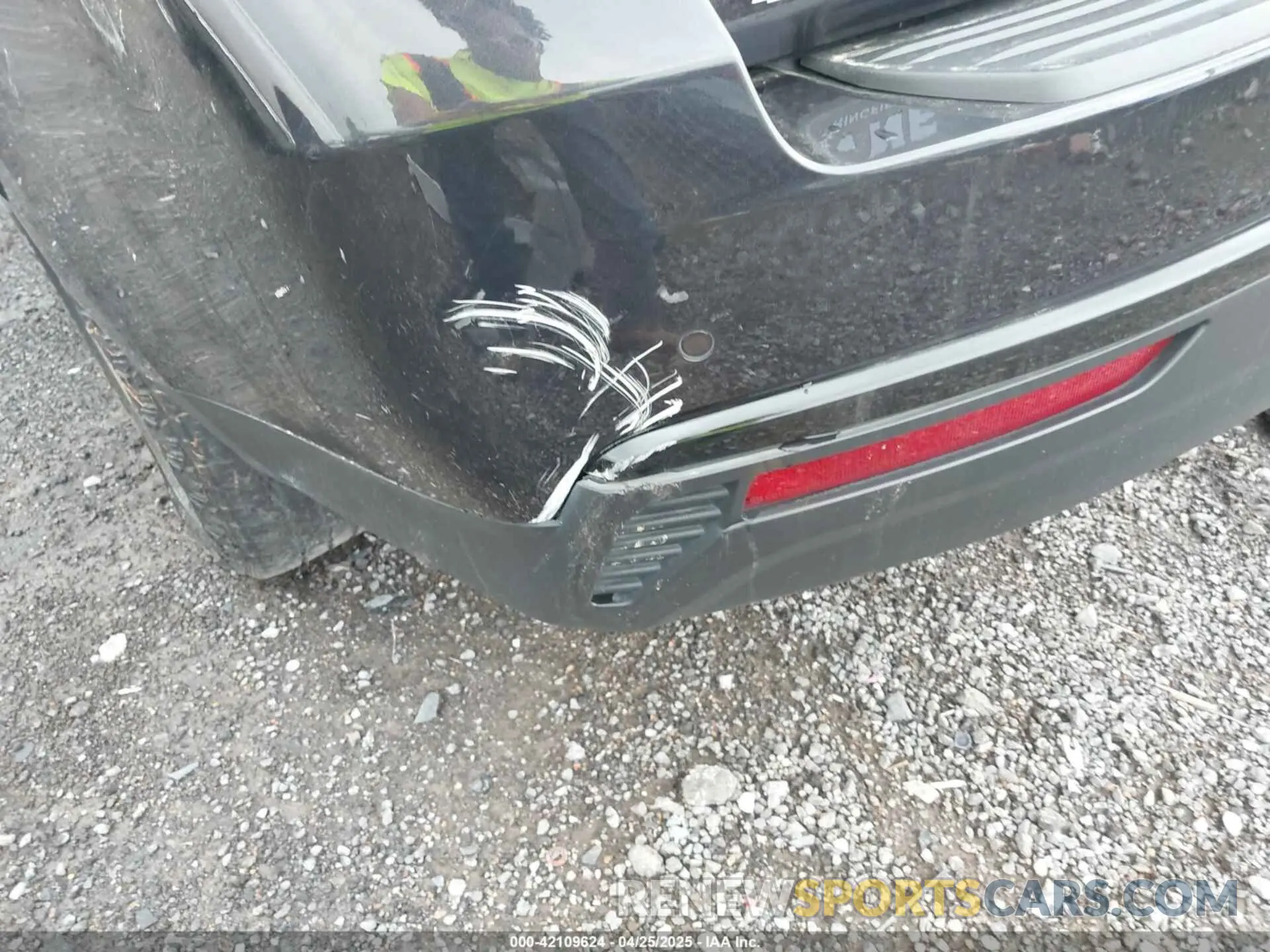 18 Photograph of a damaged car 1GNSKPKD8PR238140 CHEVROLET TAHOE 2023