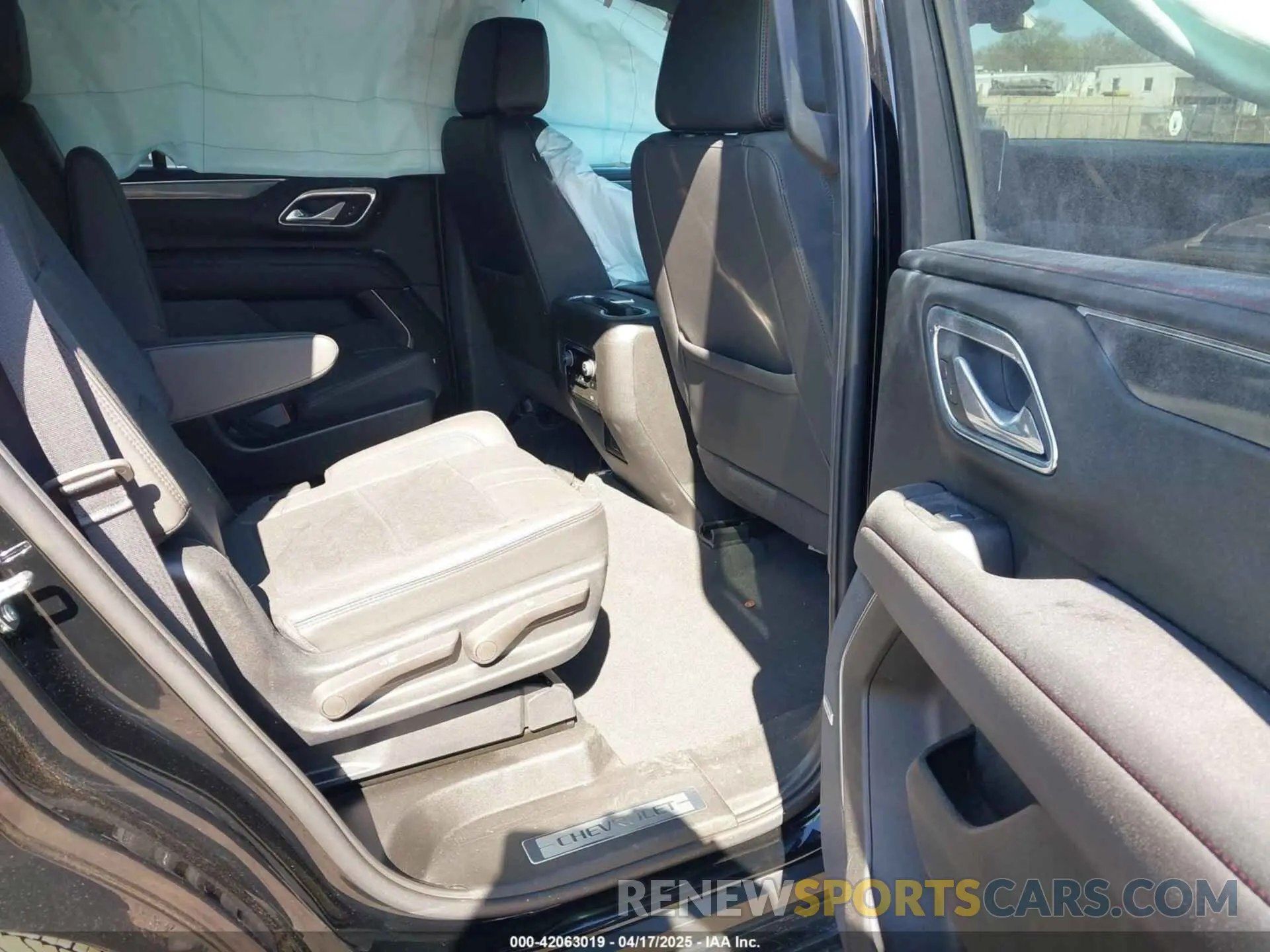 8 Photograph of a damaged car 1GNSKRKD4PR327926 CHEVROLET TAHOE 2023