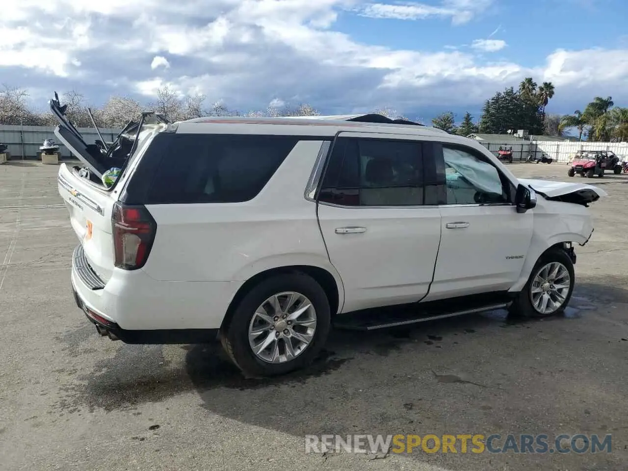 3 Фотография поврежденного автомобиля 1GNSKSKD8PR283310 CHEVROLET TAHOE 2023