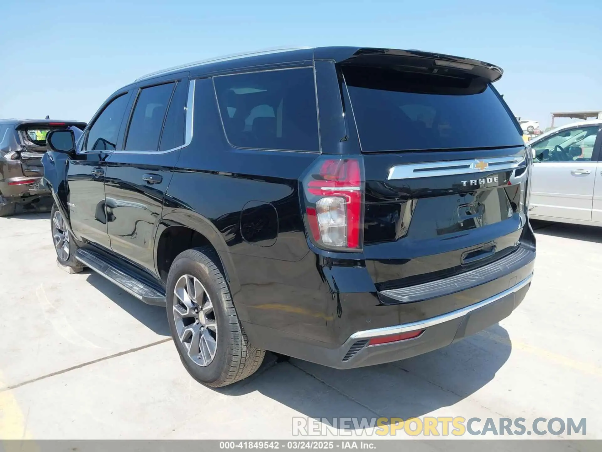 3 Фотография поврежденного автомобиля 1GNSCNKD7RR374098 CHEVROLET TAHOE 2024