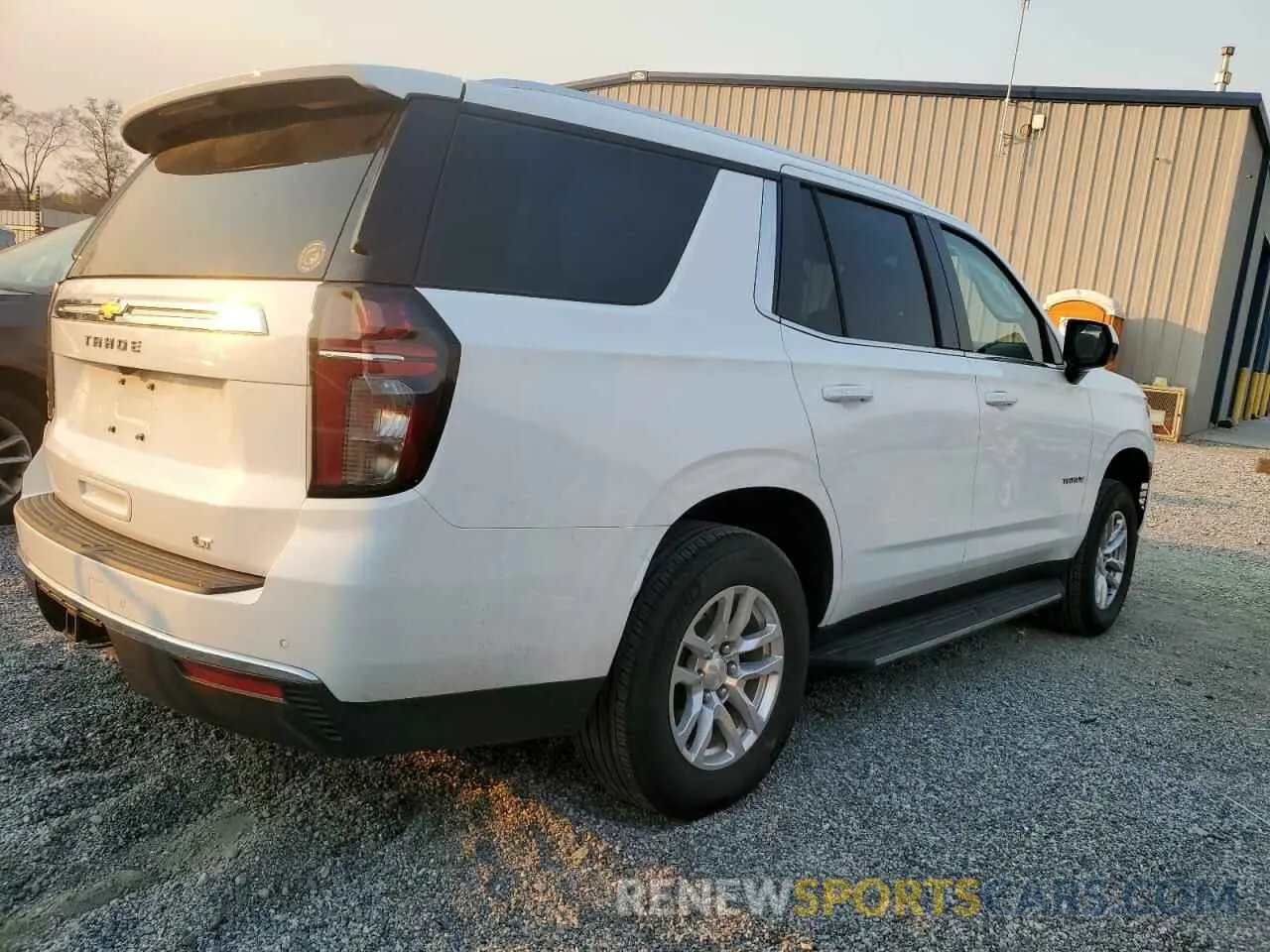 3 Фотография поврежденного автомобиля 1GNSCNKD8RR105687 CHEVROLET TAHOE 2024