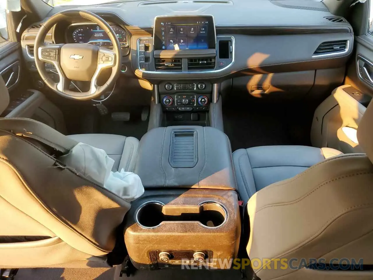 8 Фотография поврежденного автомобиля 1GNSCNKD8RR105687 CHEVROLET TAHOE 2024
