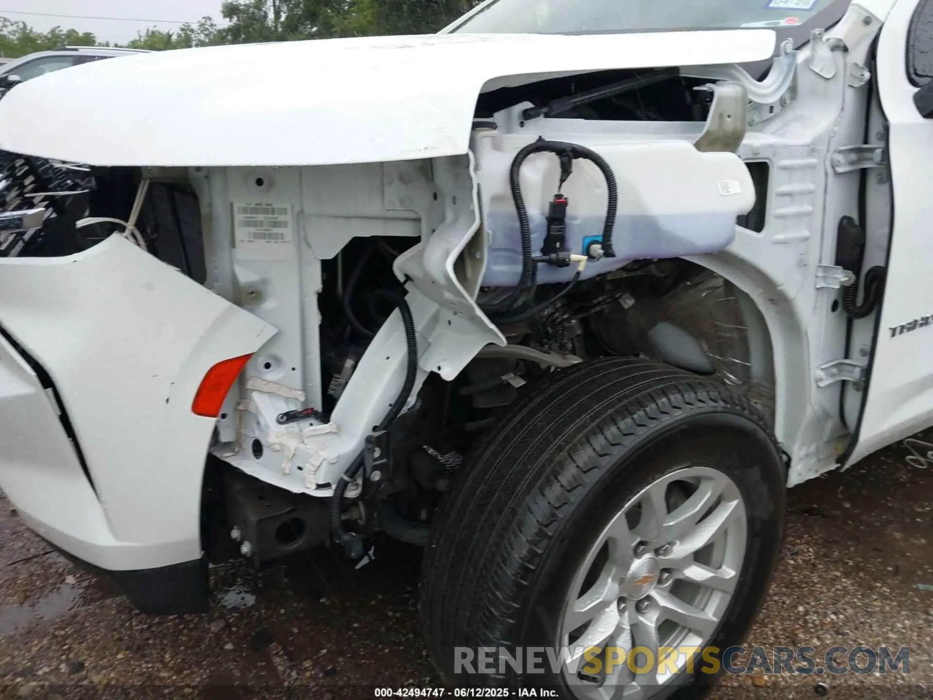 6 Photograph of a damaged car 1GNSCNKD8RR279520 CHEVROLET TAHOE 2024