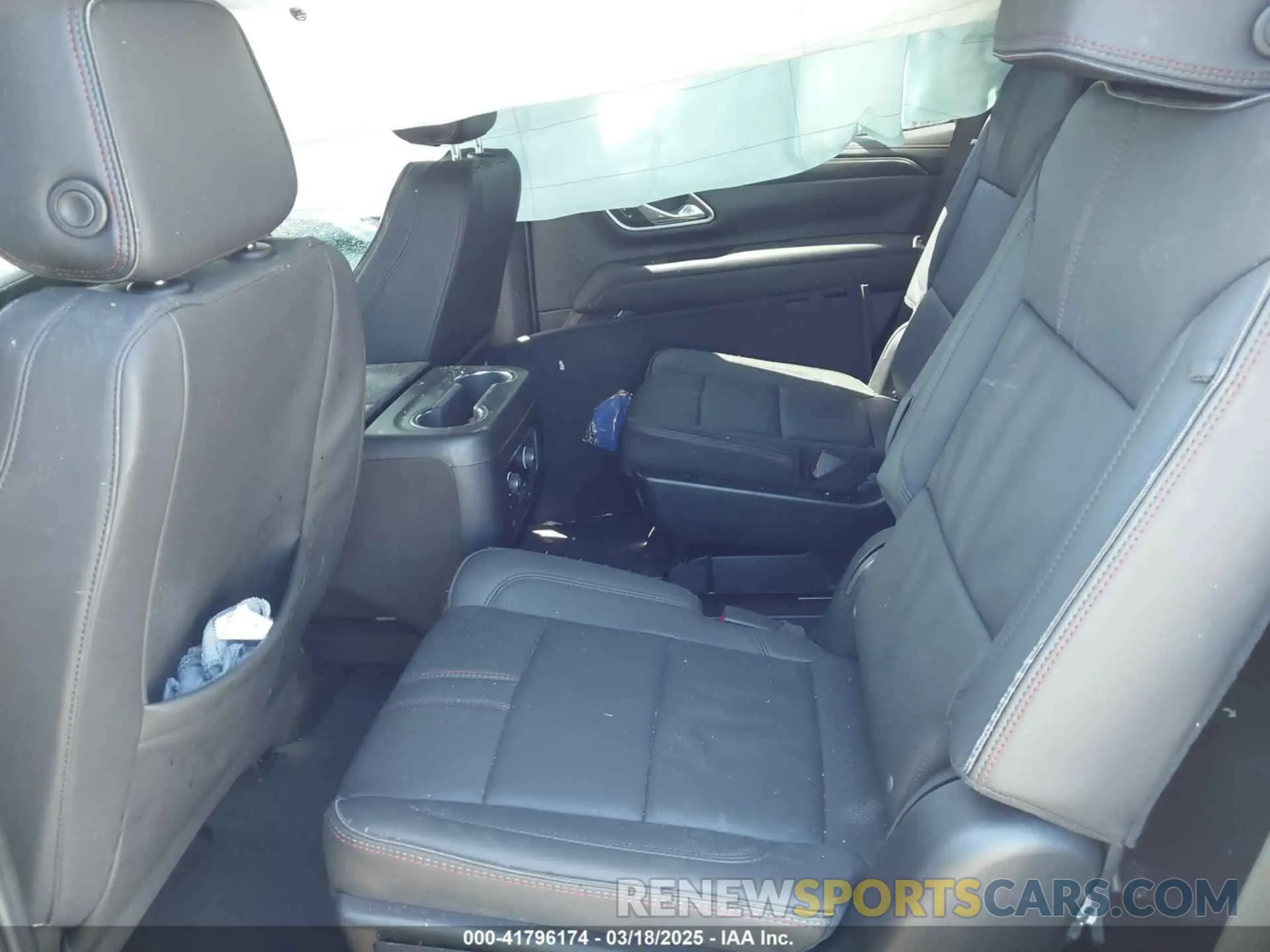 8 Фотография поврежденного автомобиля 1GNSCRKD3RR393593 CHEVROLET TAHOE 2024