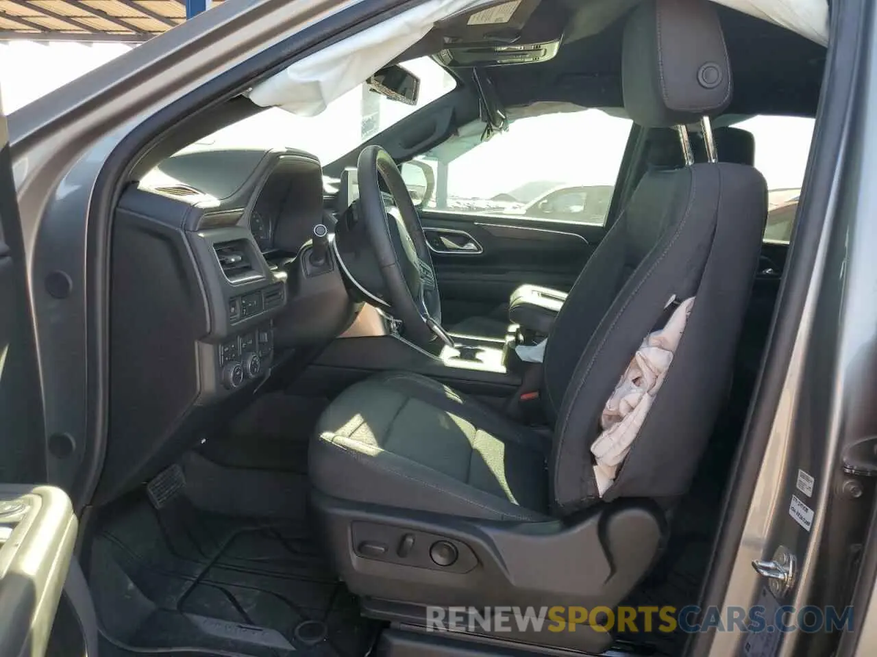 7 Фотография поврежденного автомобиля 1GNSKMKD5RR305200 CHEVROLET TAHOE 2024