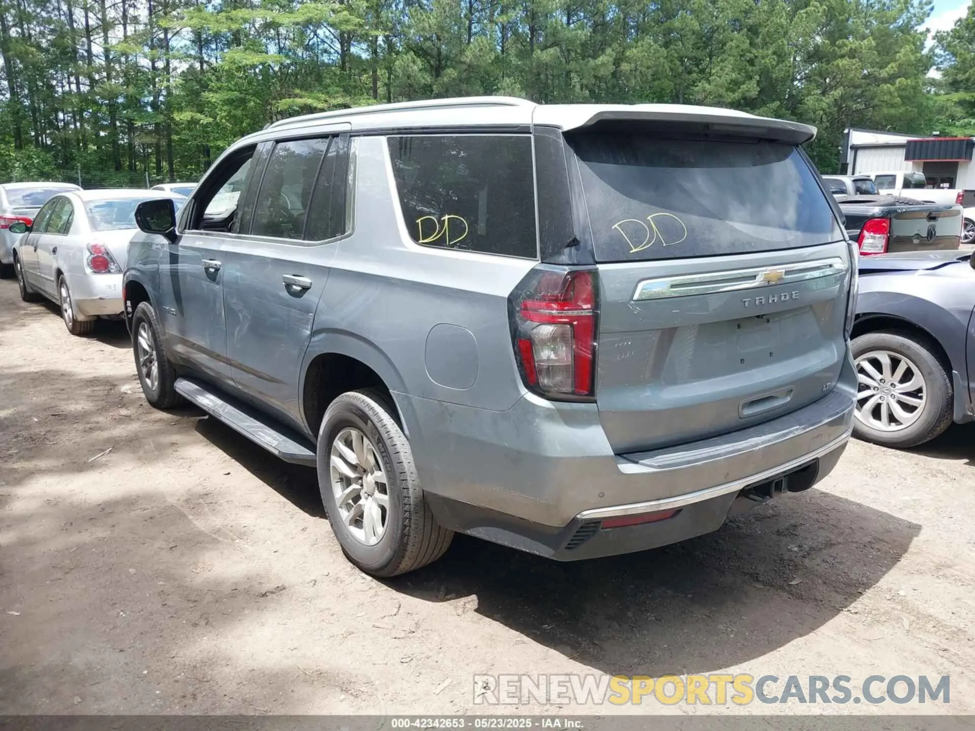 3 Фотография поврежденного автомобиля 1GNSKNKD2RR180324 CHEVROLET TAHOE 2024