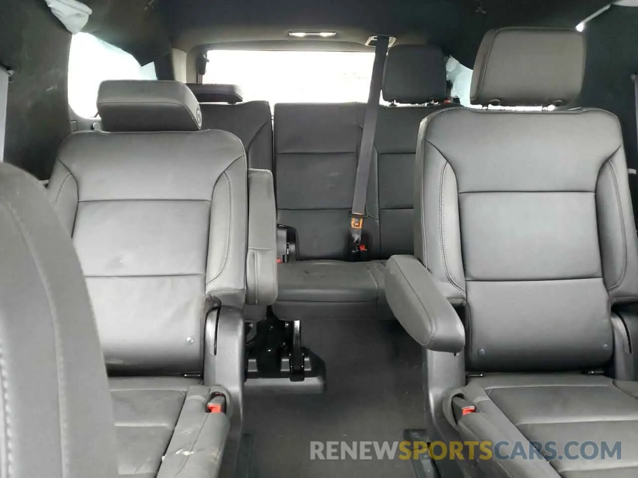 10 Фотография поврежденного автомобиля 1GNSKNKD4RR165517 CHEVROLET TAHOE 2024