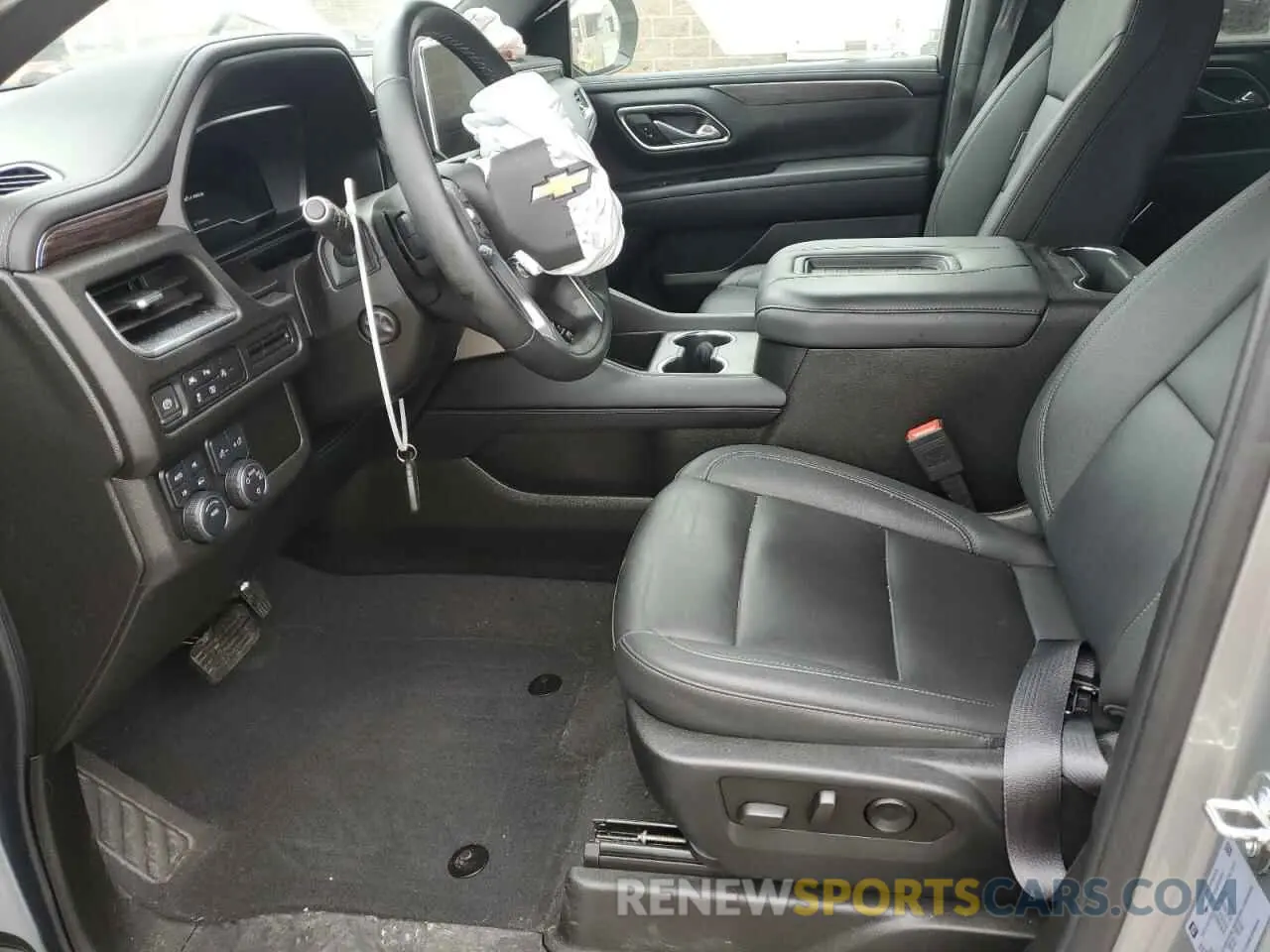 7 Фотография поврежденного автомобиля 1GNSKNKD4RR165517 CHEVROLET TAHOE 2024