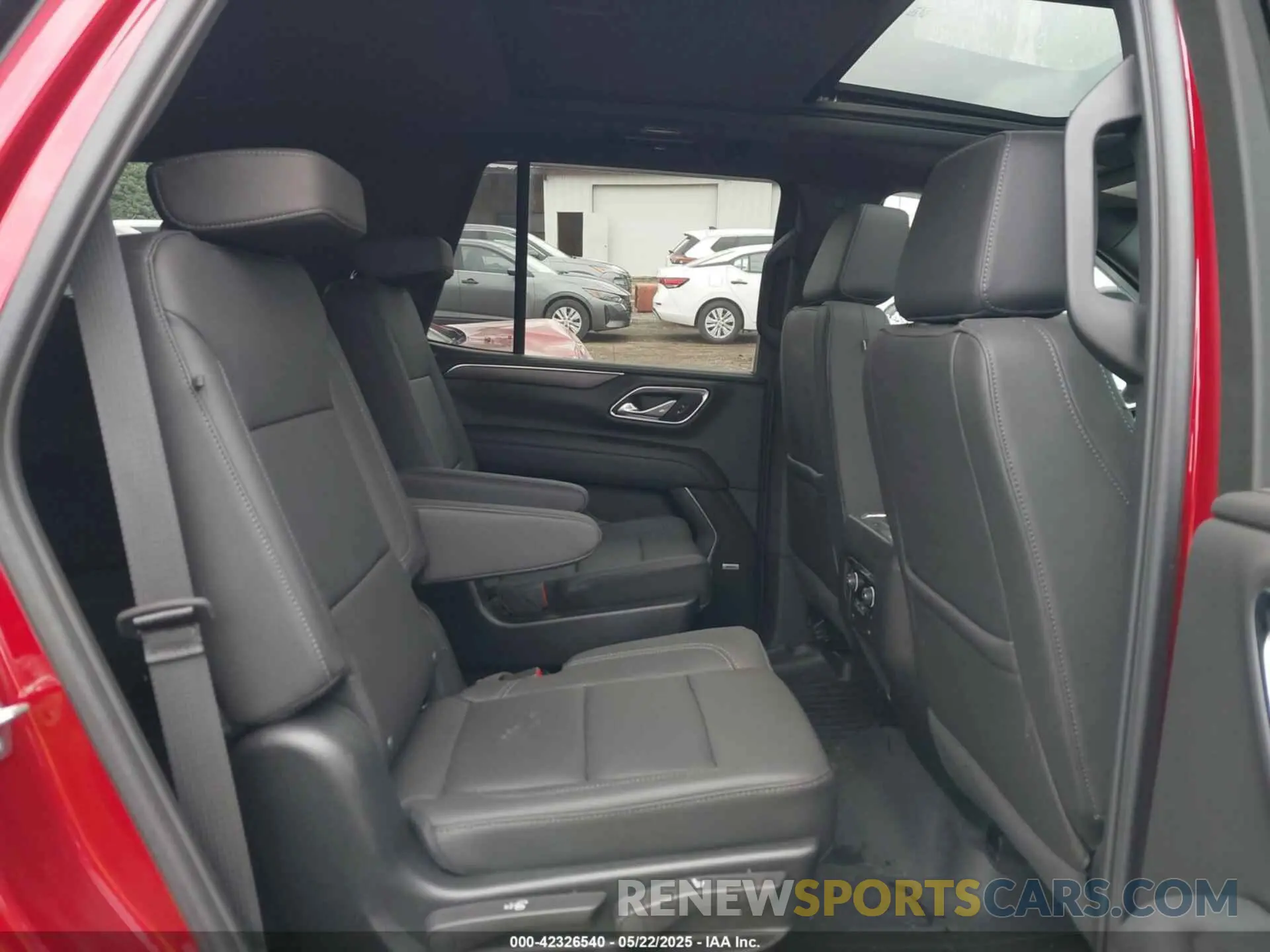 8 Фотография поврежденного автомобиля 1GNSKNKD7RR171067 CHEVROLET TAHOE 2024