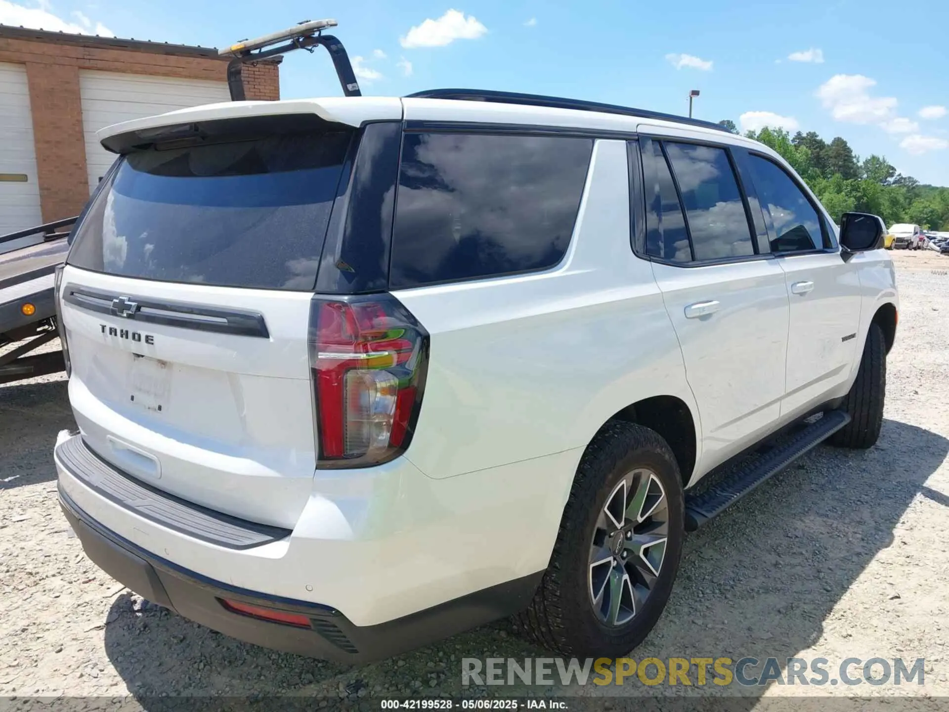 4 Photograph of a damaged car 1GNSKPKD5RR333063 CHEVROLET TAHOE 2024
