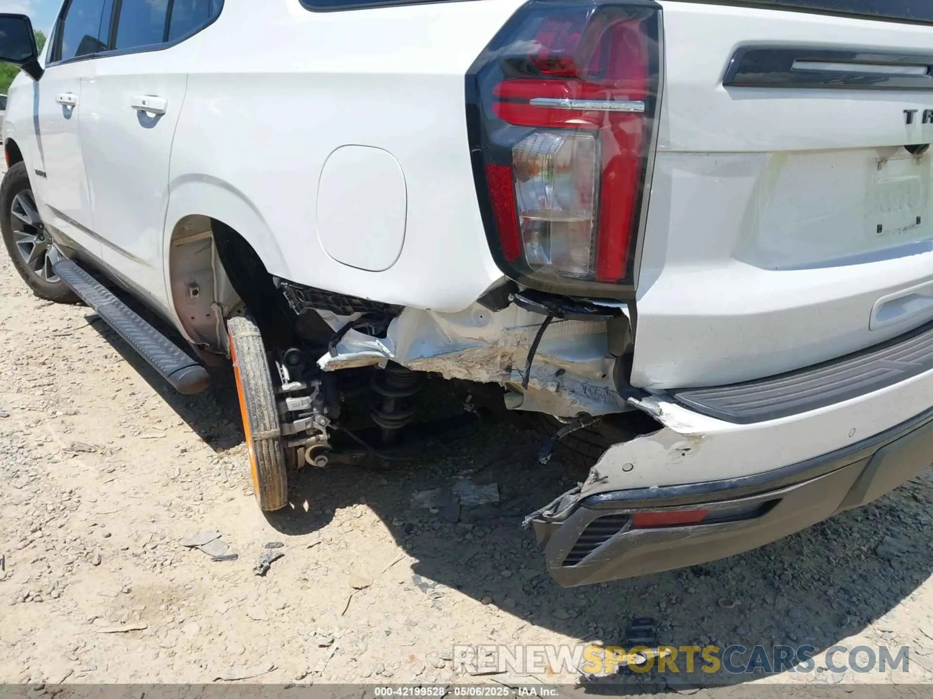 6 Photograph of a damaged car 1GNSKPKD5RR333063 CHEVROLET TAHOE 2024