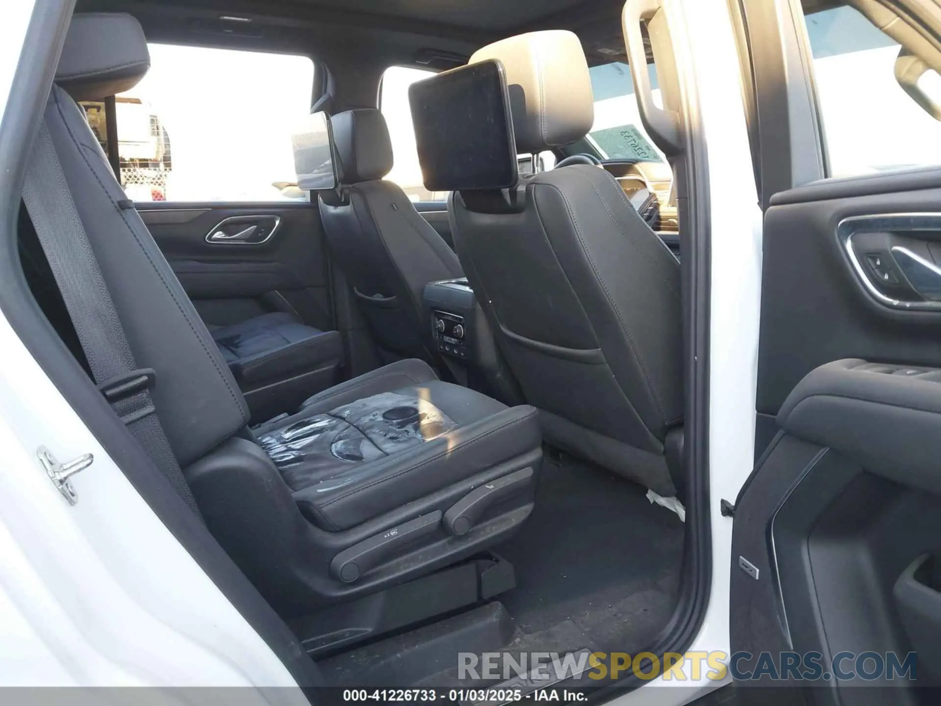 8 Фотография поврежденного автомобиля 1GNSKPKD8RR269892 CHEVROLET TAHOE 2024