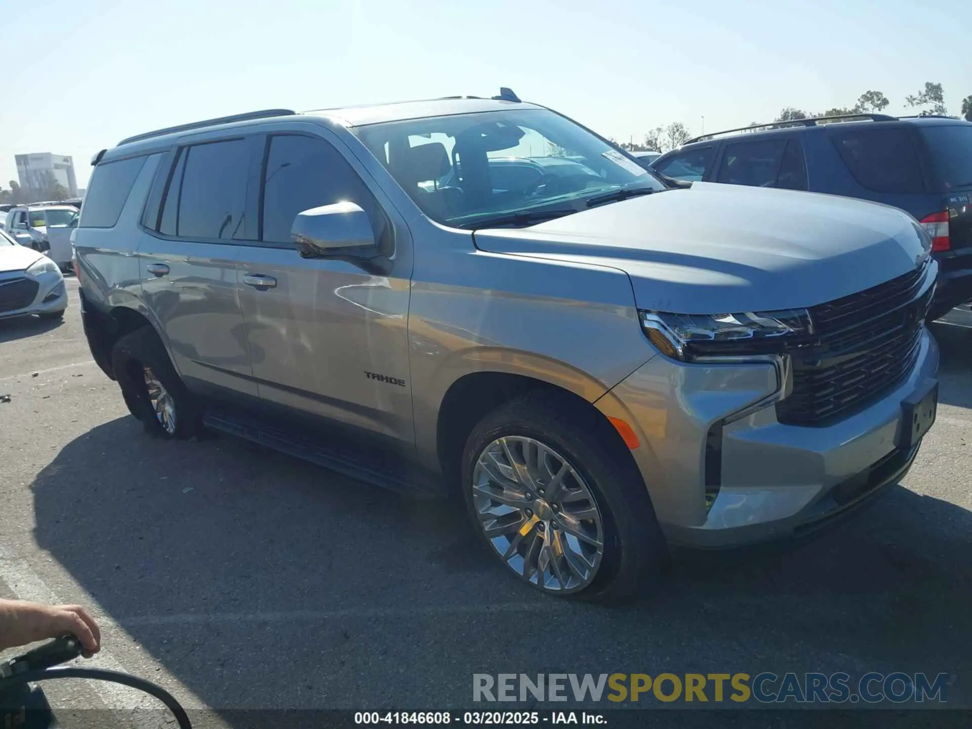 1 Фотография поврежденного автомобиля 1GNSKRKD0RR184699 CHEVROLET TAHOE 2024