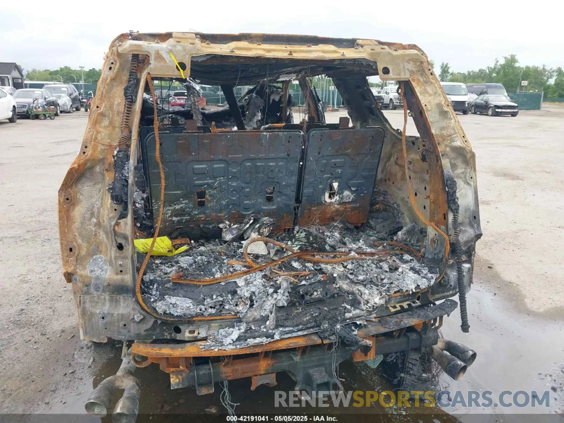 13 Фотография поврежденного автомобиля 1GNSKTKL1RR251945 CHEVROLET TAHOE 2024