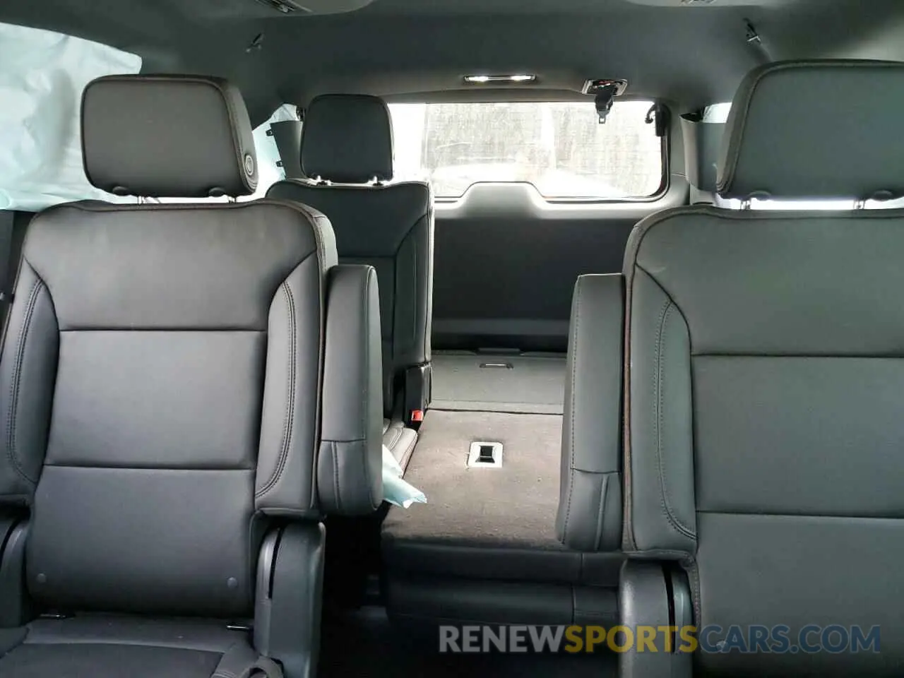 10 Фотография поврежденного автомобиля 1GNSKTKL5RR335346 CHEVROLET TAHOE 2024