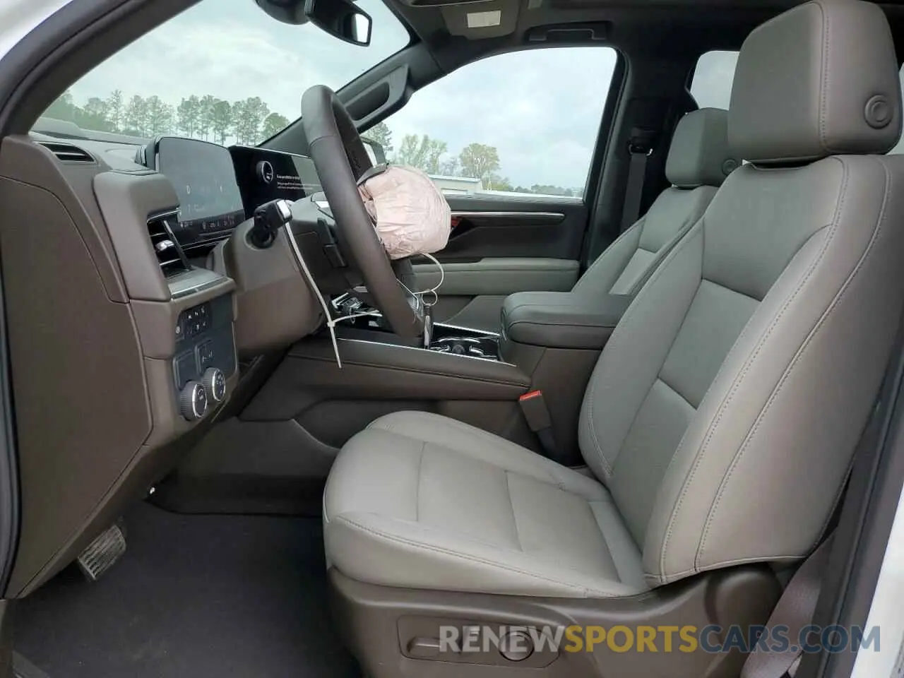7 Фотография поврежденного автомобиля 1GNS5NRD0SR132114 CHEVROLET TAHOE 2025