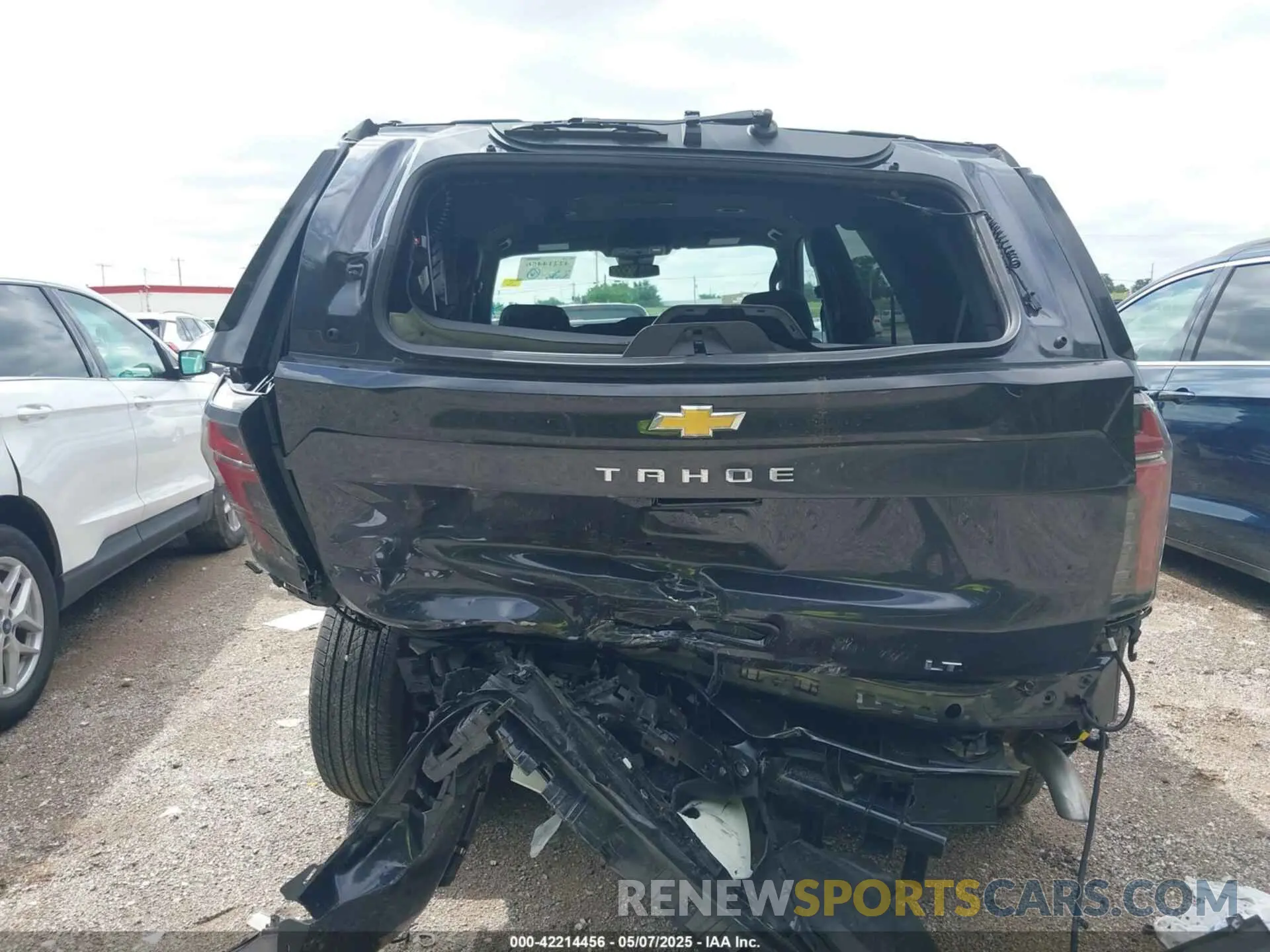 16 Photograph of a damaged car 1GNS5NRD5SR194186 CHEVROLET TAHOE 2025
