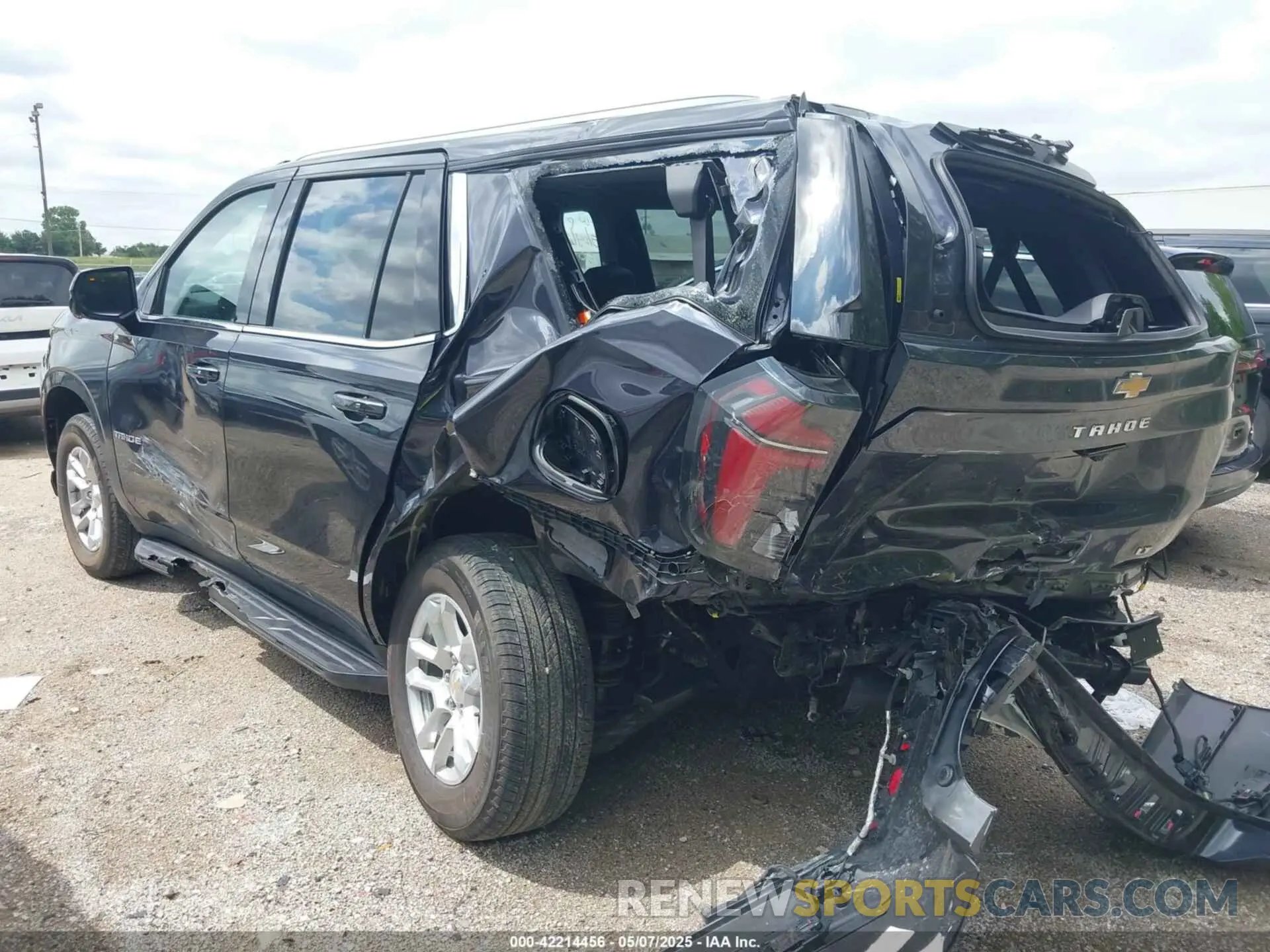 3 Photograph of a damaged car 1GNS5NRD5SR194186 CHEVROLET TAHOE 2025
