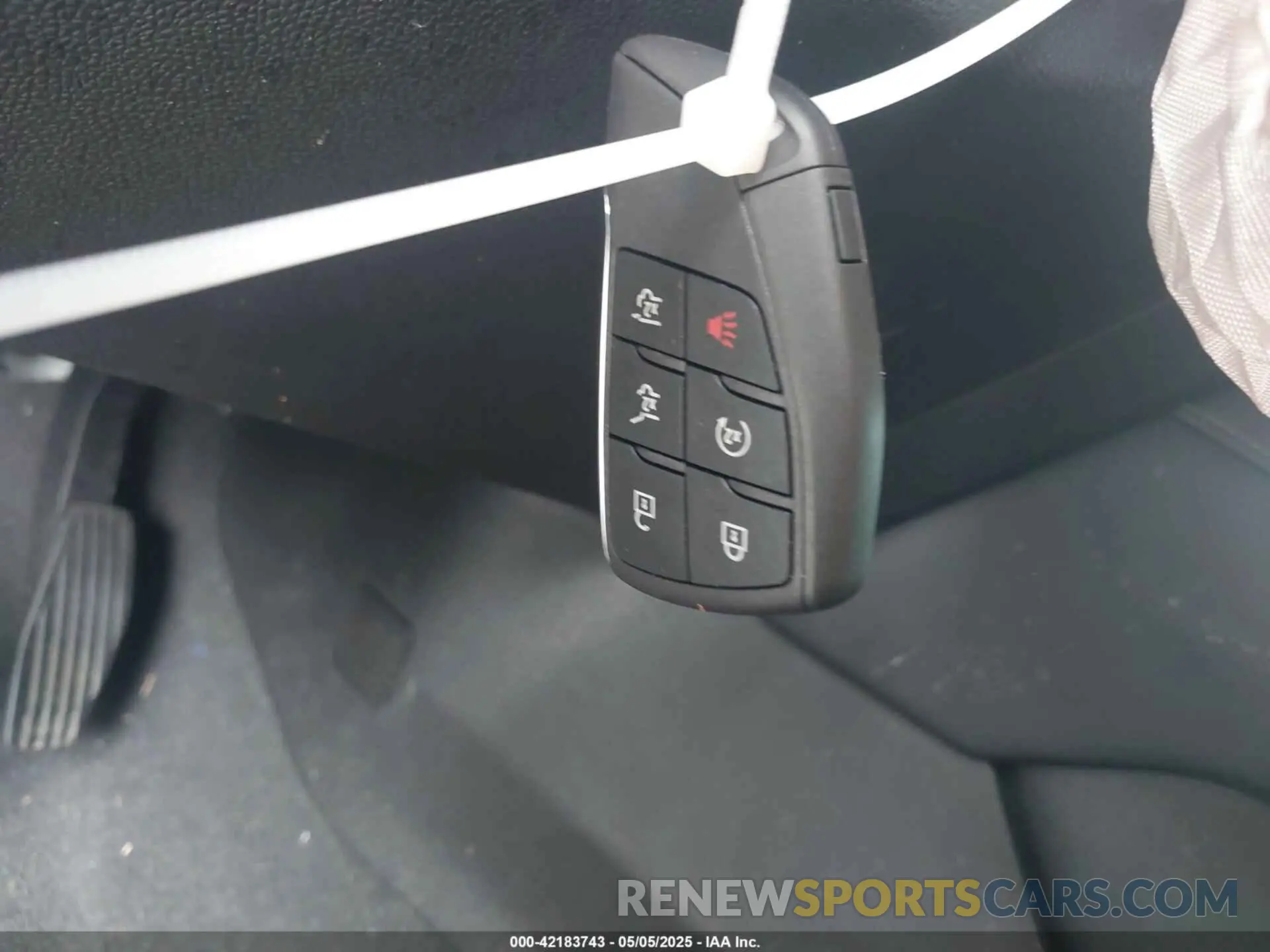 11 Photograph of a damaged car 1GNS6PRL3SR148260 CHEVROLET TAHOE 2025