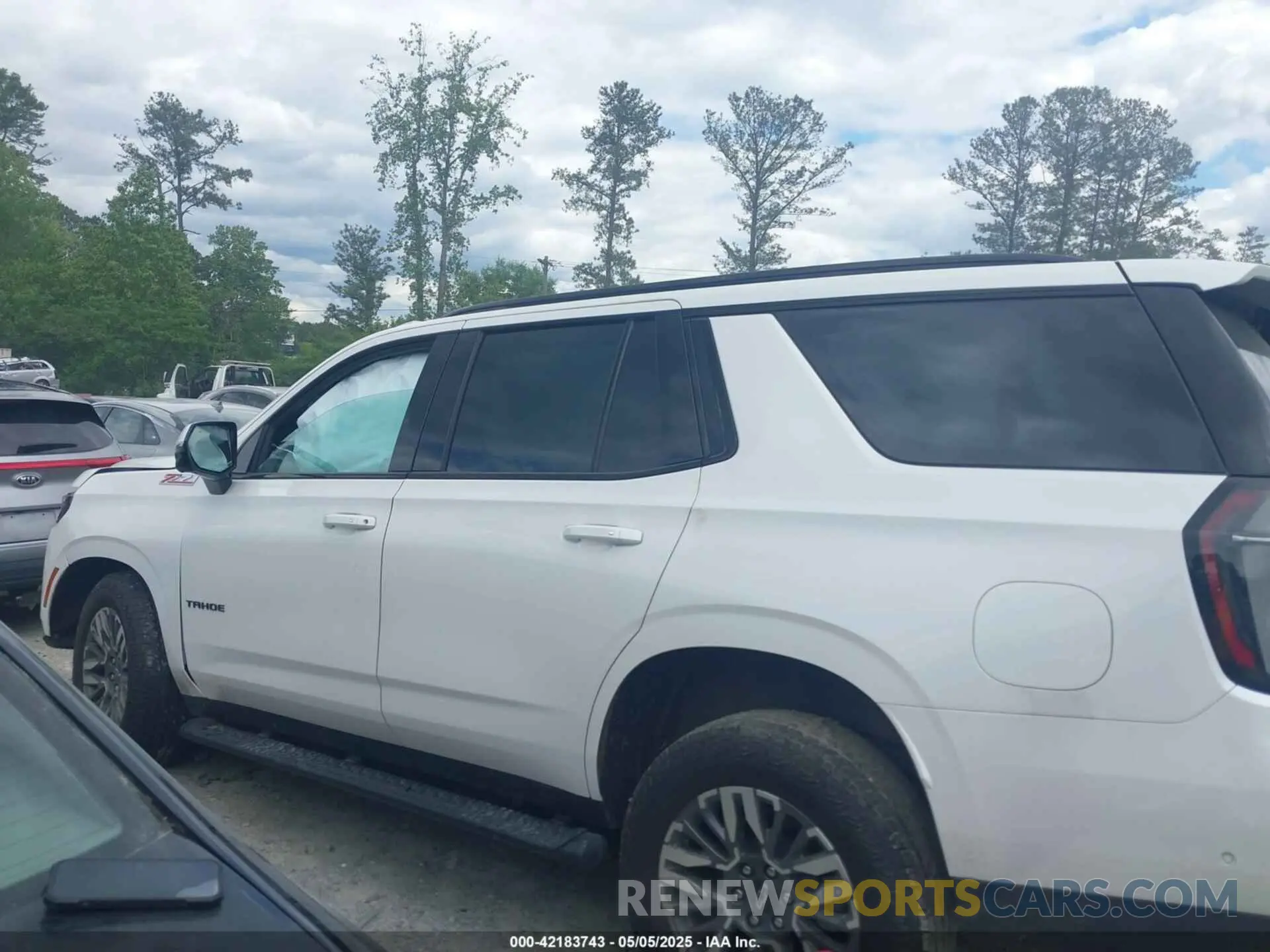14 Photograph of a damaged car 1GNS6PRL3SR148260 CHEVROLET TAHOE 2025