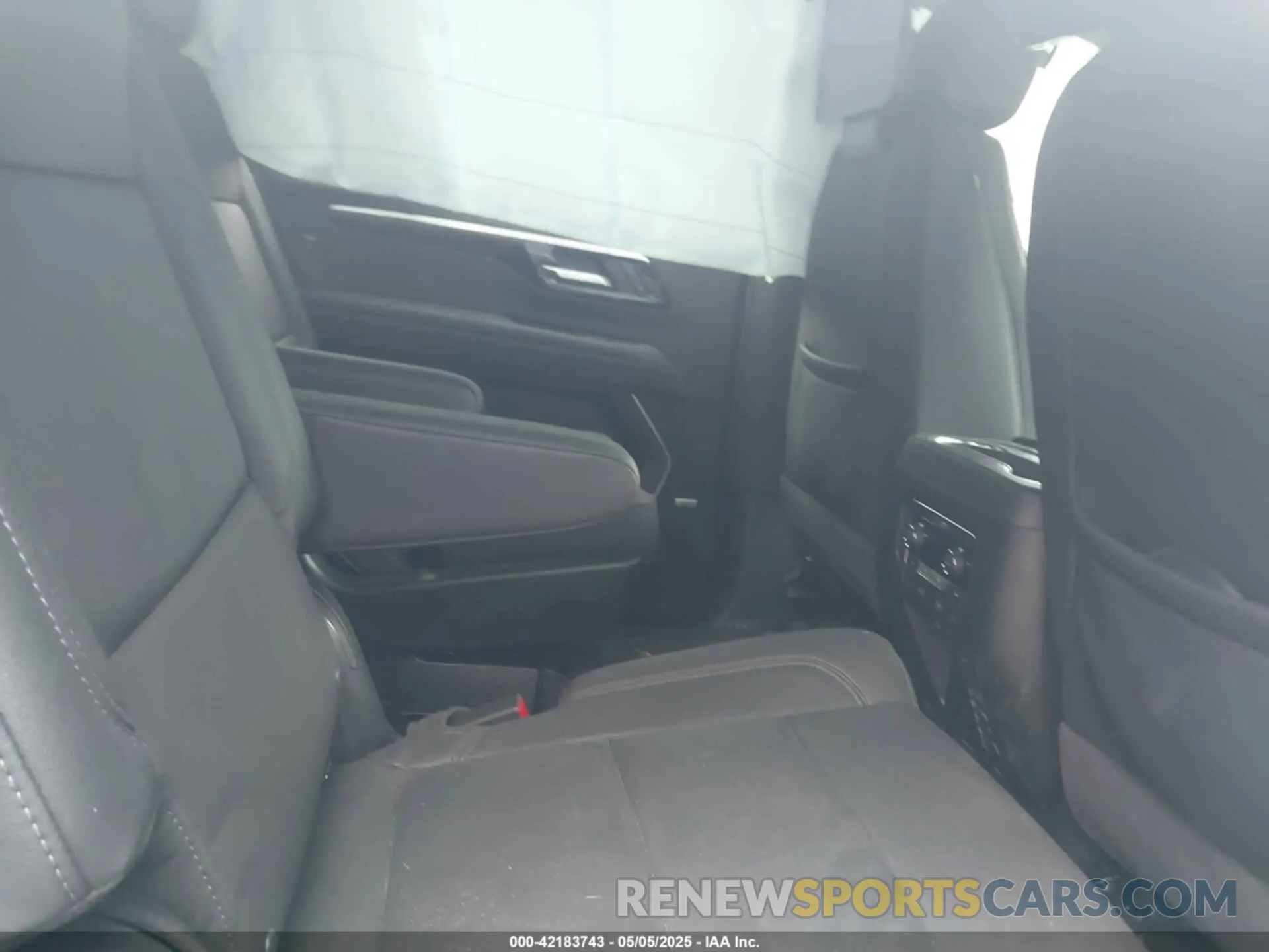 8 Photograph of a damaged car 1GNS6PRL3SR148260 CHEVROLET TAHOE 2025