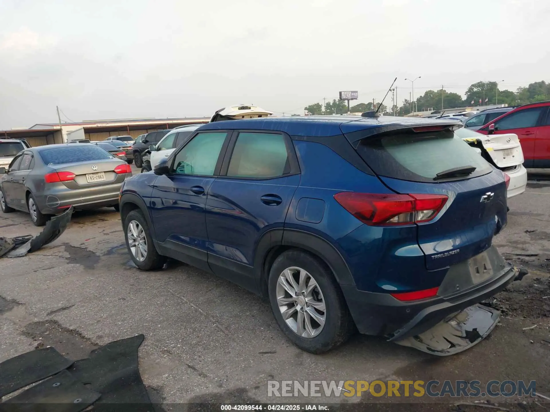 3 Фотография поврежденного автомобиля KL79MMS21MB101895 CHEVROLET TRAILBLAZER 2021