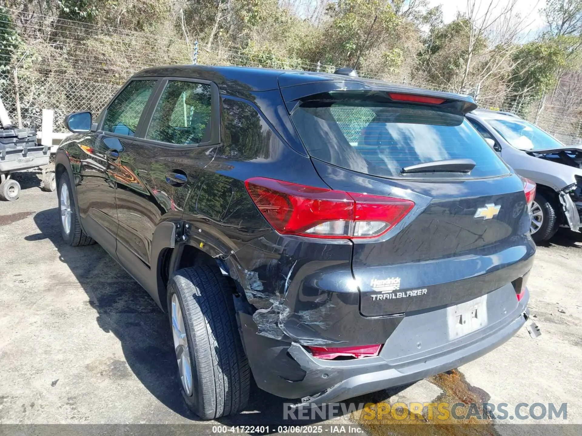 3 Фотография поврежденного автомобиля KL79MMS25MB117288 CHEVROLET TRAILBLAZER 2021