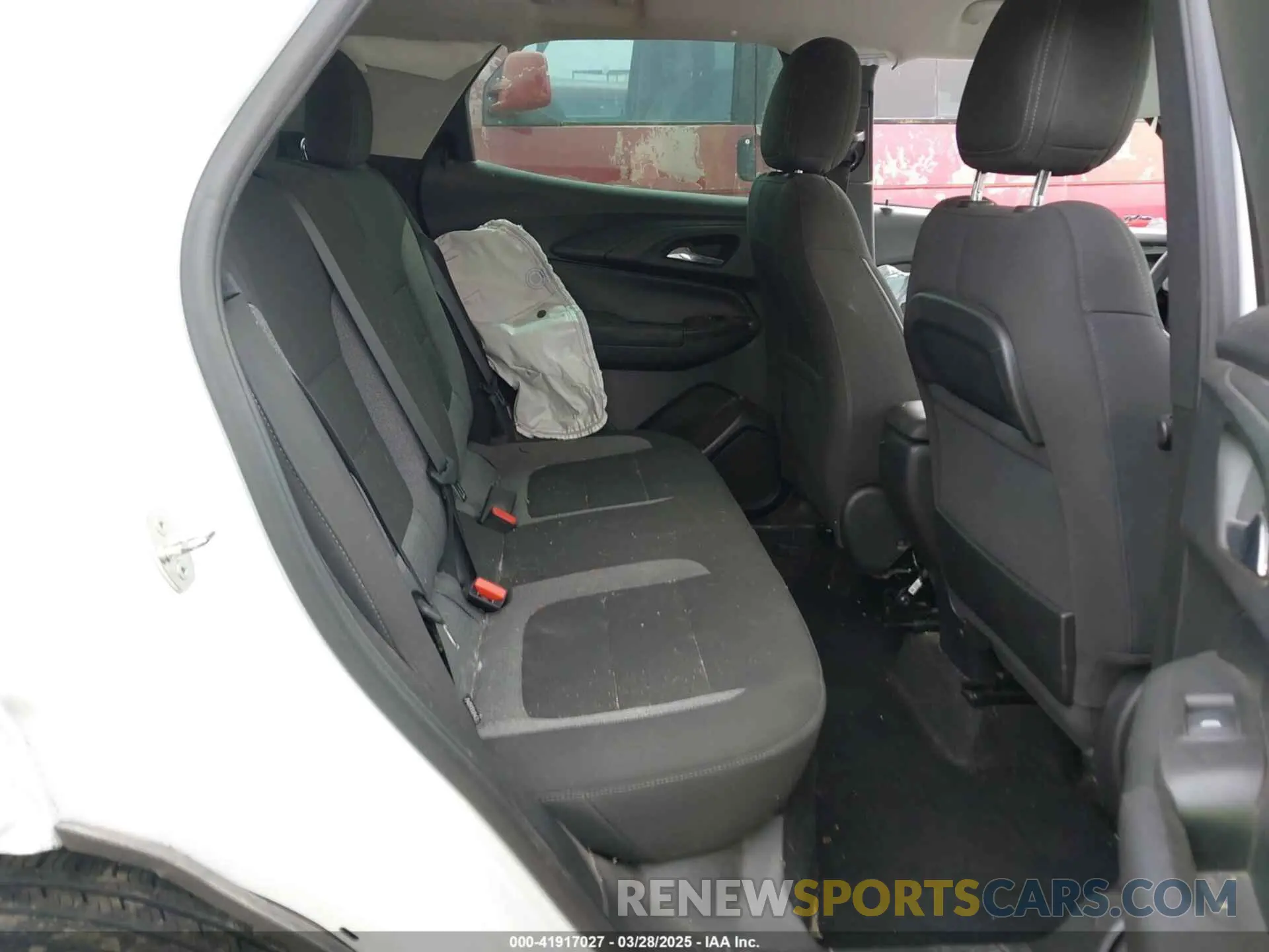 8 Фотография поврежденного автомобиля KL79MMS28MB025690 CHEVROLET TRAILBLAZER 2021