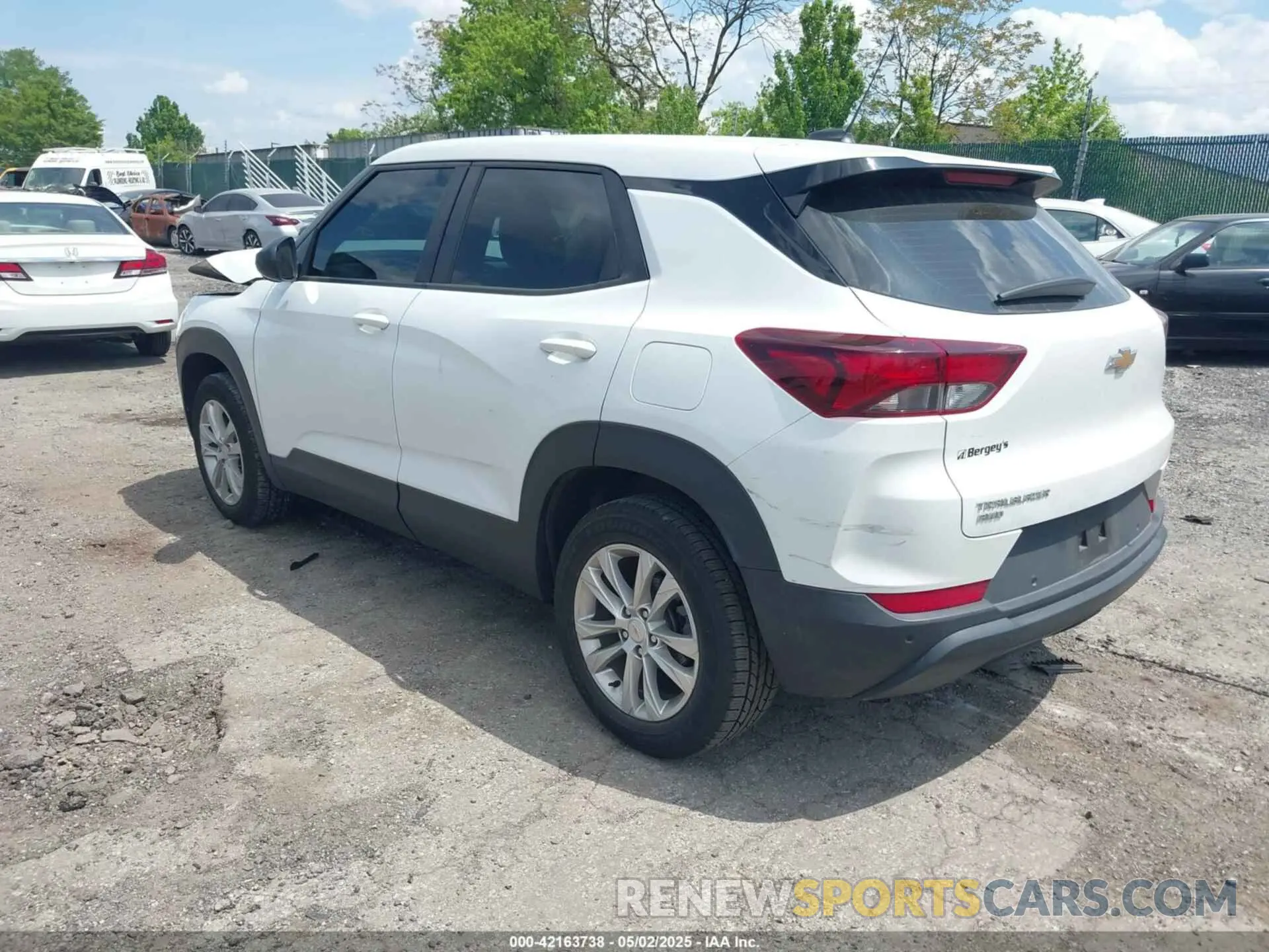 3 Фотография поврежденного автомобиля KL79MNSL1MB138377 CHEVROLET TRAILBLAZER 2021