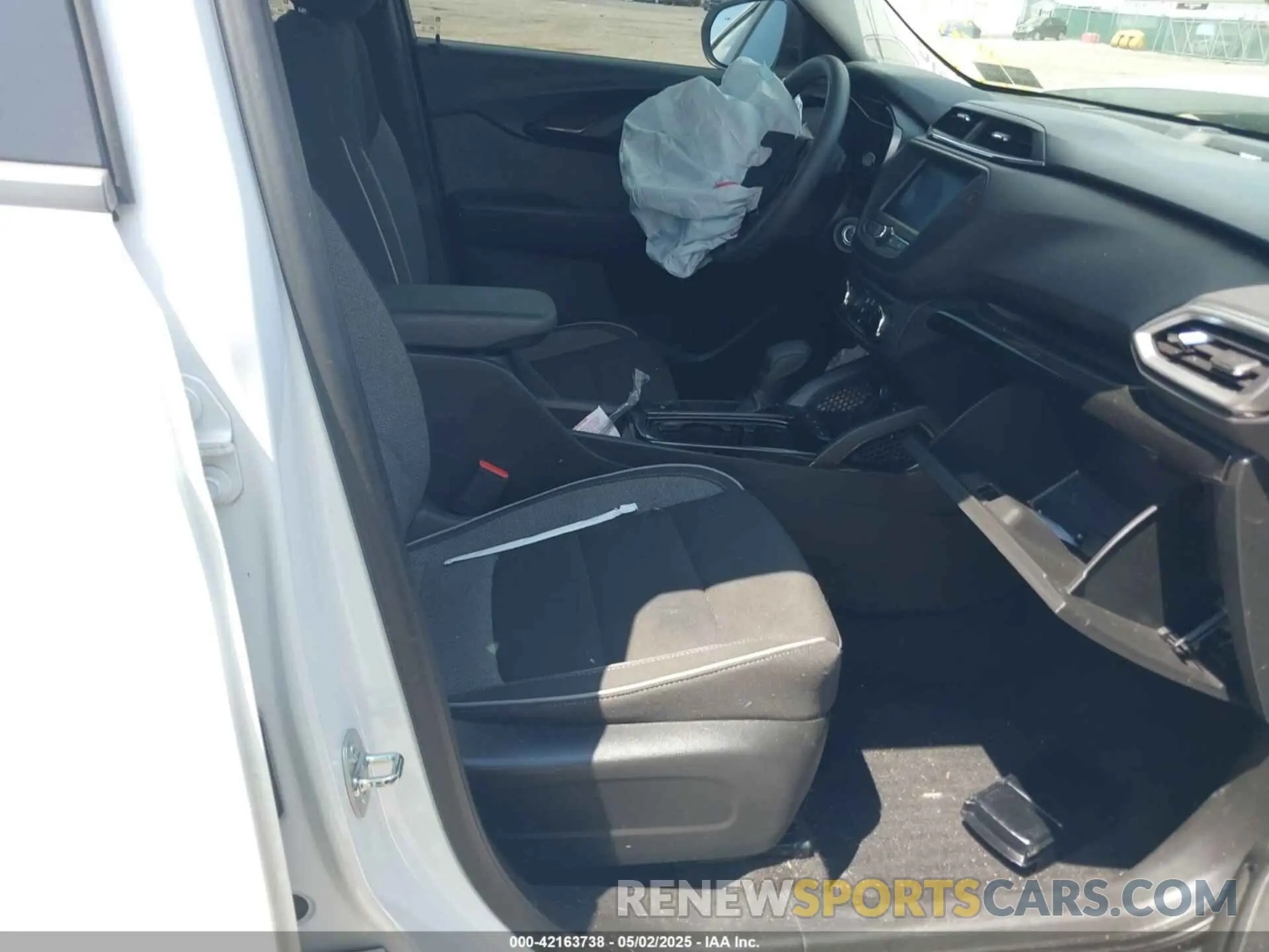 5 Фотография поврежденного автомобиля KL79MNSL1MB138377 CHEVROLET TRAILBLAZER 2021