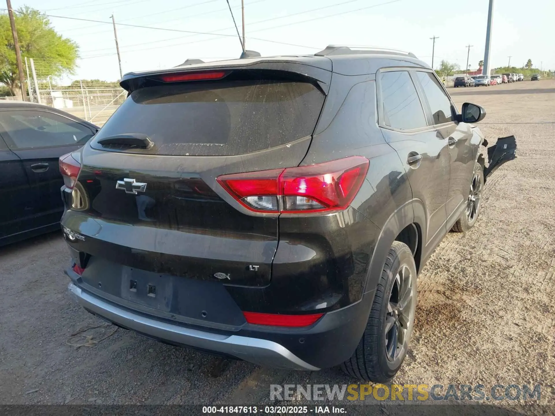 4 Фотография поврежденного автомобиля KL79MPS20MB040640 CHEVROLET TRAILBLAZER 2021