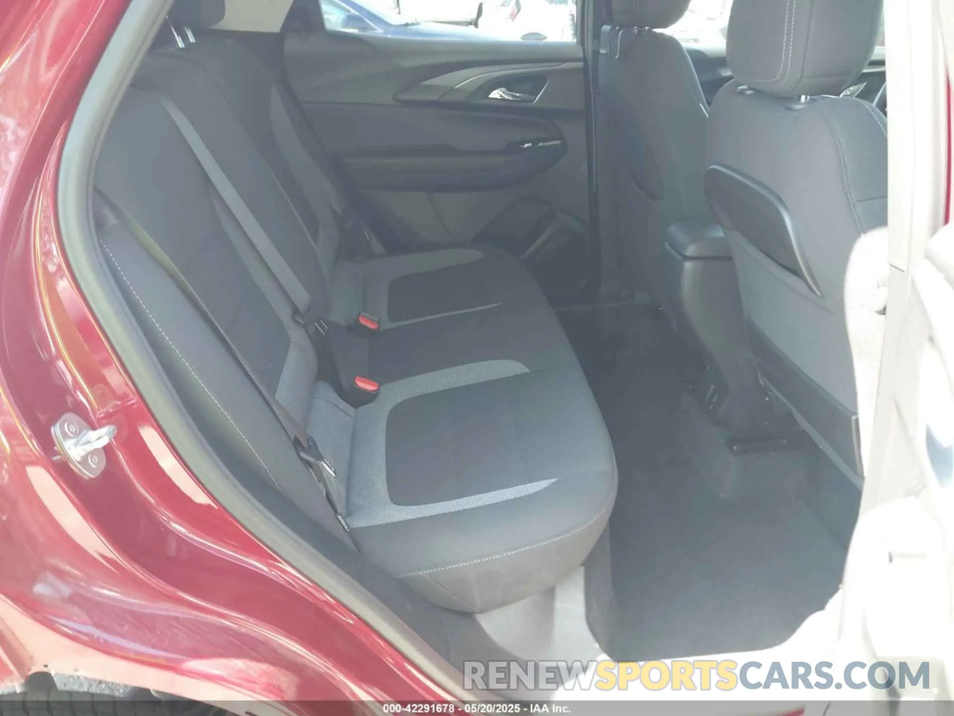 8 Фотография поврежденного автомобиля KL79MPS25MB026474 CHEVROLET TRAILBLAZER 2021