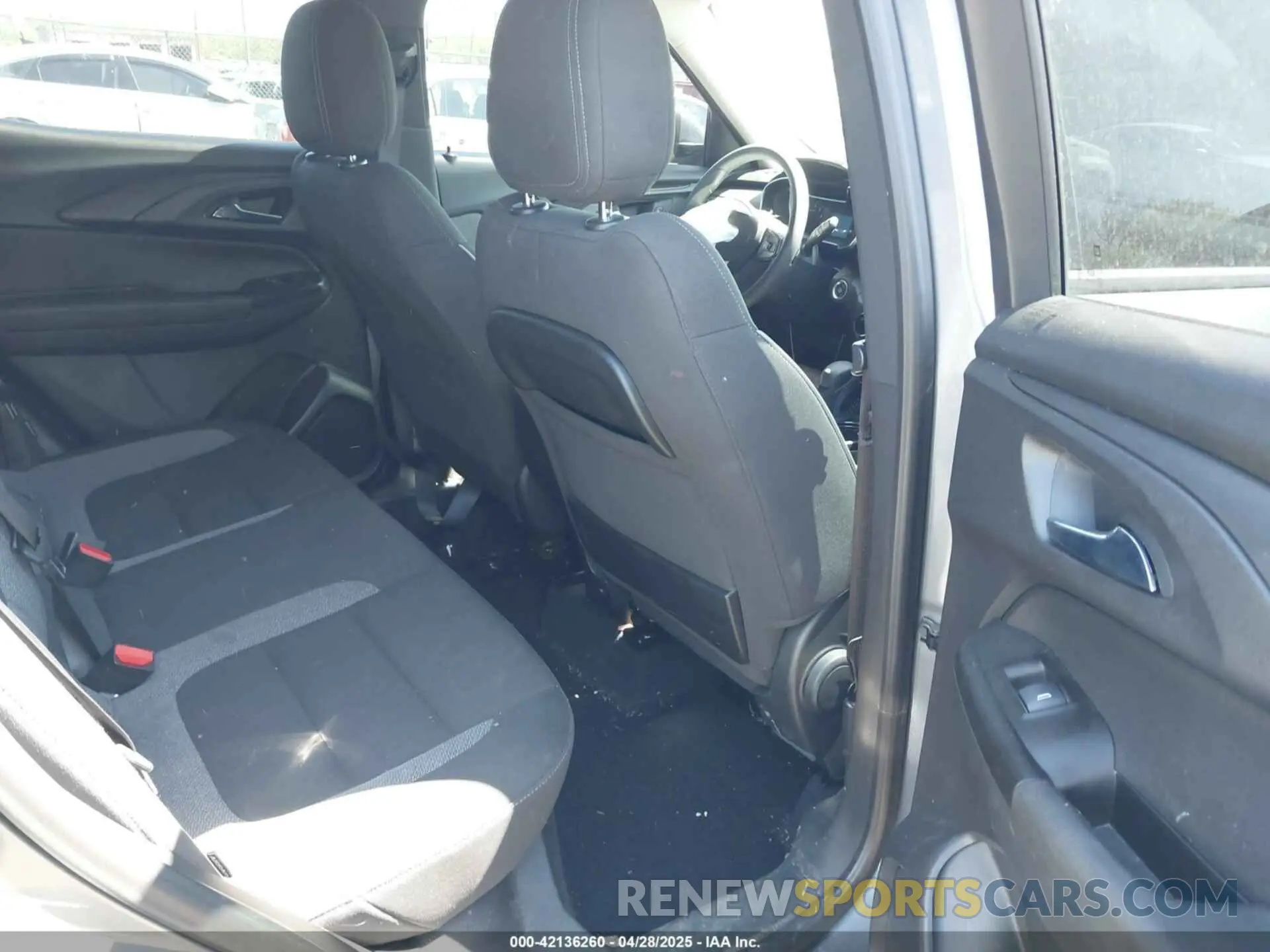 8 Фотография поврежденного автомобиля KL79MPS29MB112757 CHEVROLET TRAILBLAZER 2021