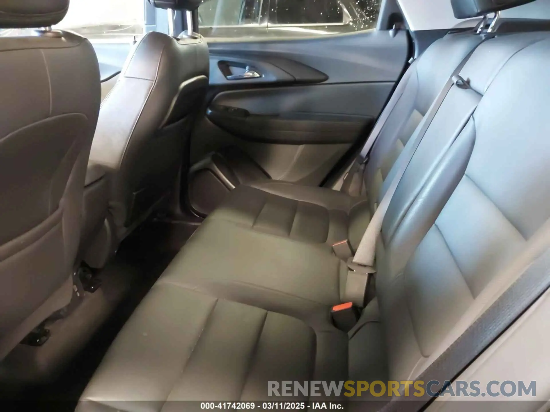 8 Photograph of a damaged car KL79MPSL0MB003791 CHEVROLET TRAILBLAZER 2021