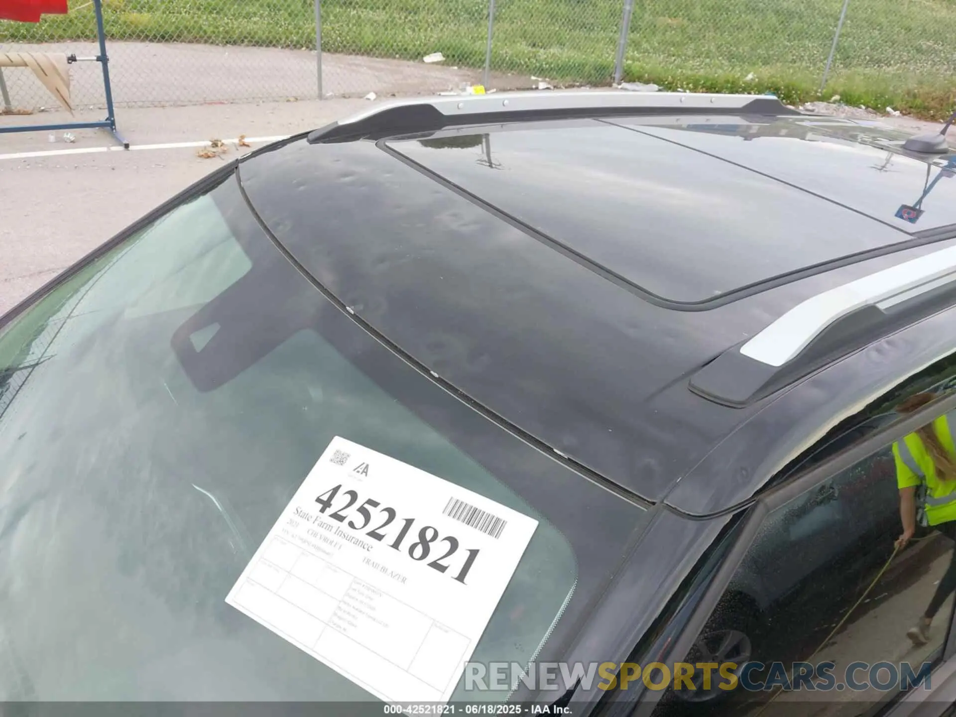 17 Photograph of a damaged car KL79MPSL9MB006463 CHEVROLET TRAILBLAZER 2021