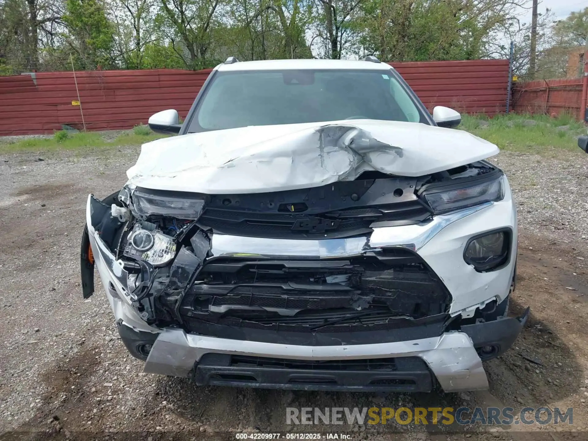 12 Photograph of a damaged car KL79MRSL5MB175410 CHEVROLET TRAILBLAZER 2021