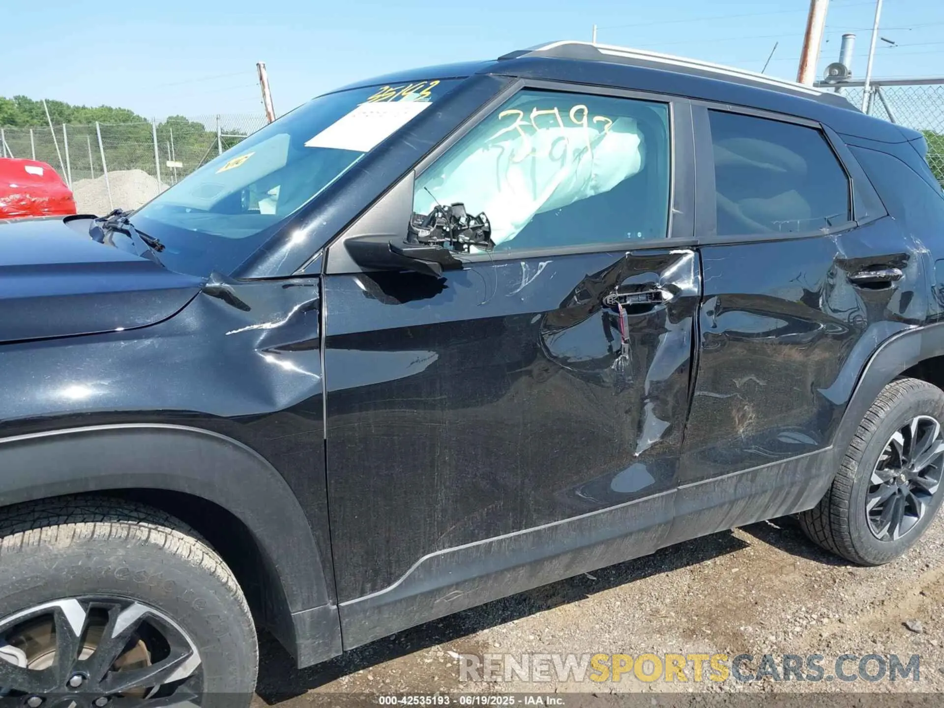 6 Photograph of a damaged car KL79MRSL6MB121226 CHEVROLET TRAILBLAZER 2021