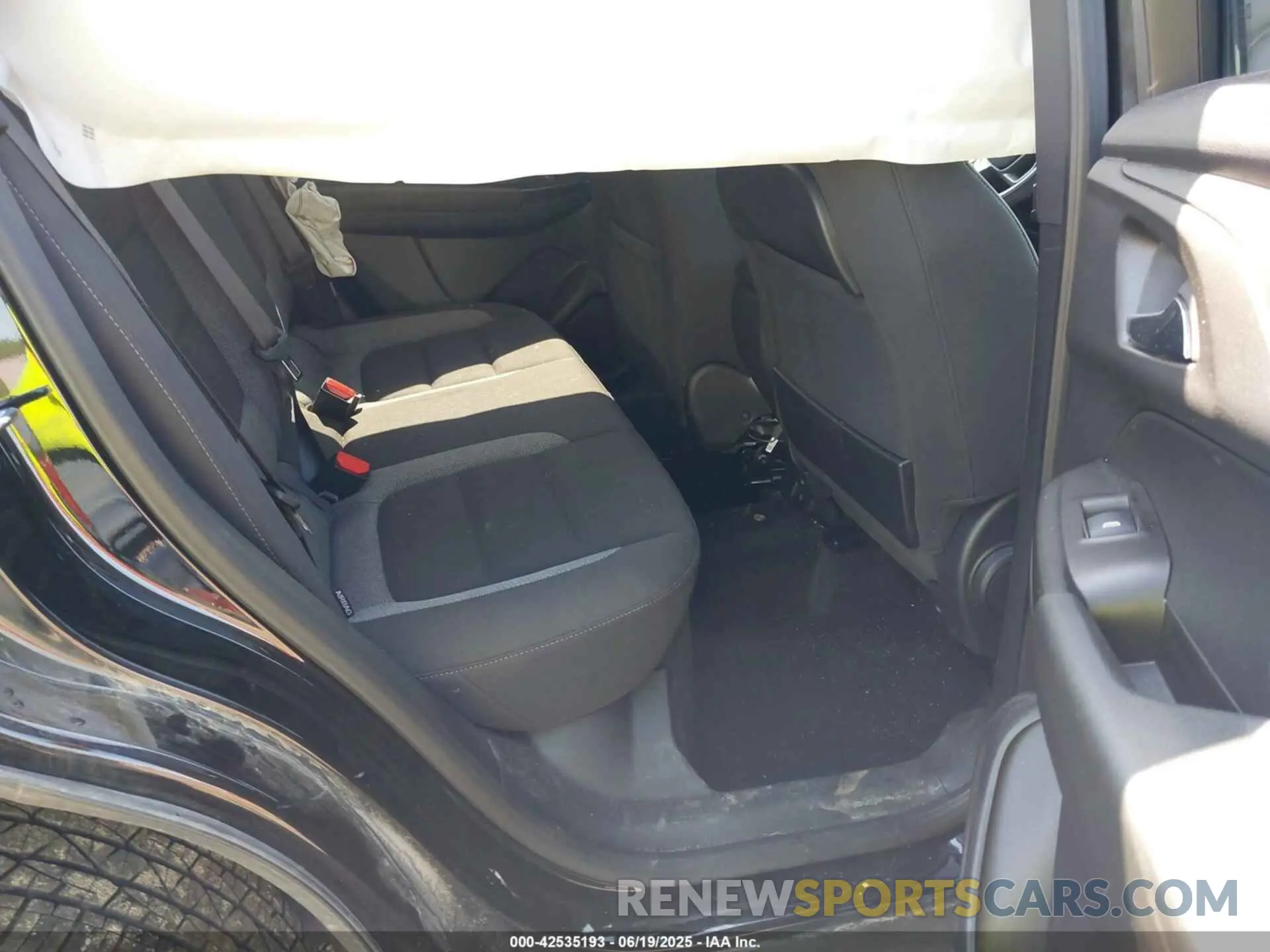 8 Photograph of a damaged car KL79MRSL6MB121226 CHEVROLET TRAILBLAZER 2021