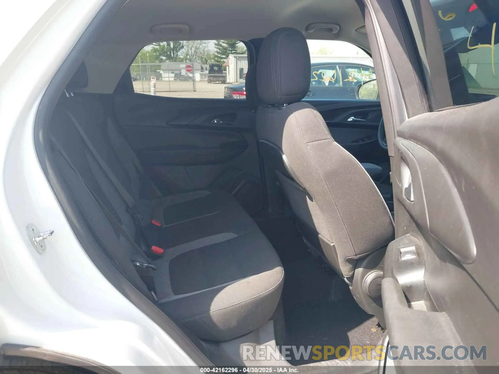 8 Photograph of a damaged car KL79MRSL7MB168975 CHEVROLET TRAILBLAZER 2021