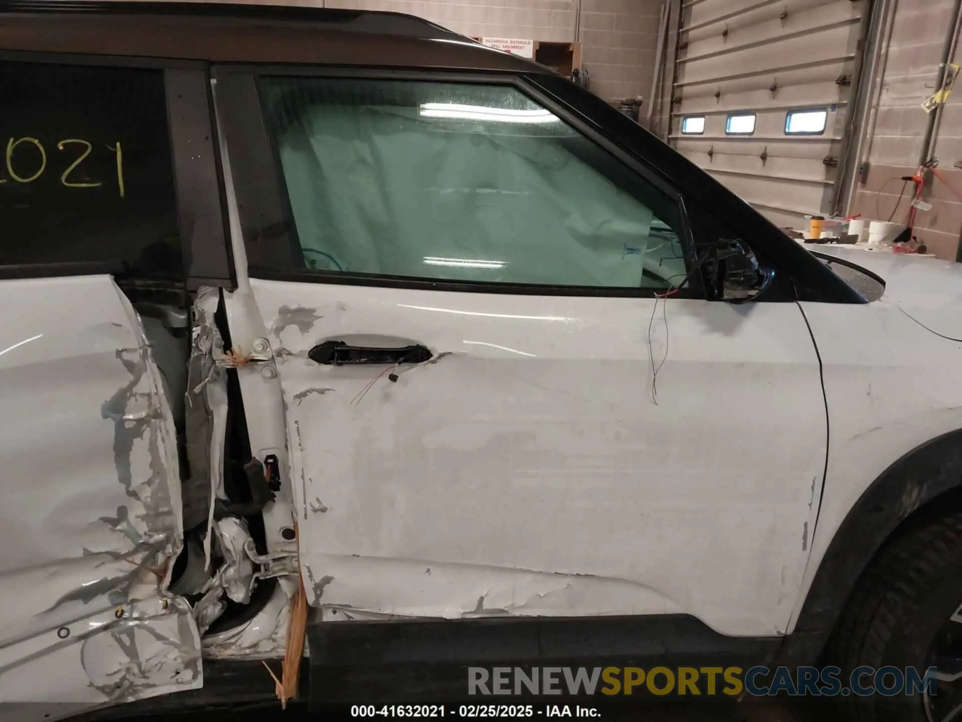 5 Photograph of a damaged car KL79MSSL3MB163182 CHEVROLET TRAILBLAZER 2021