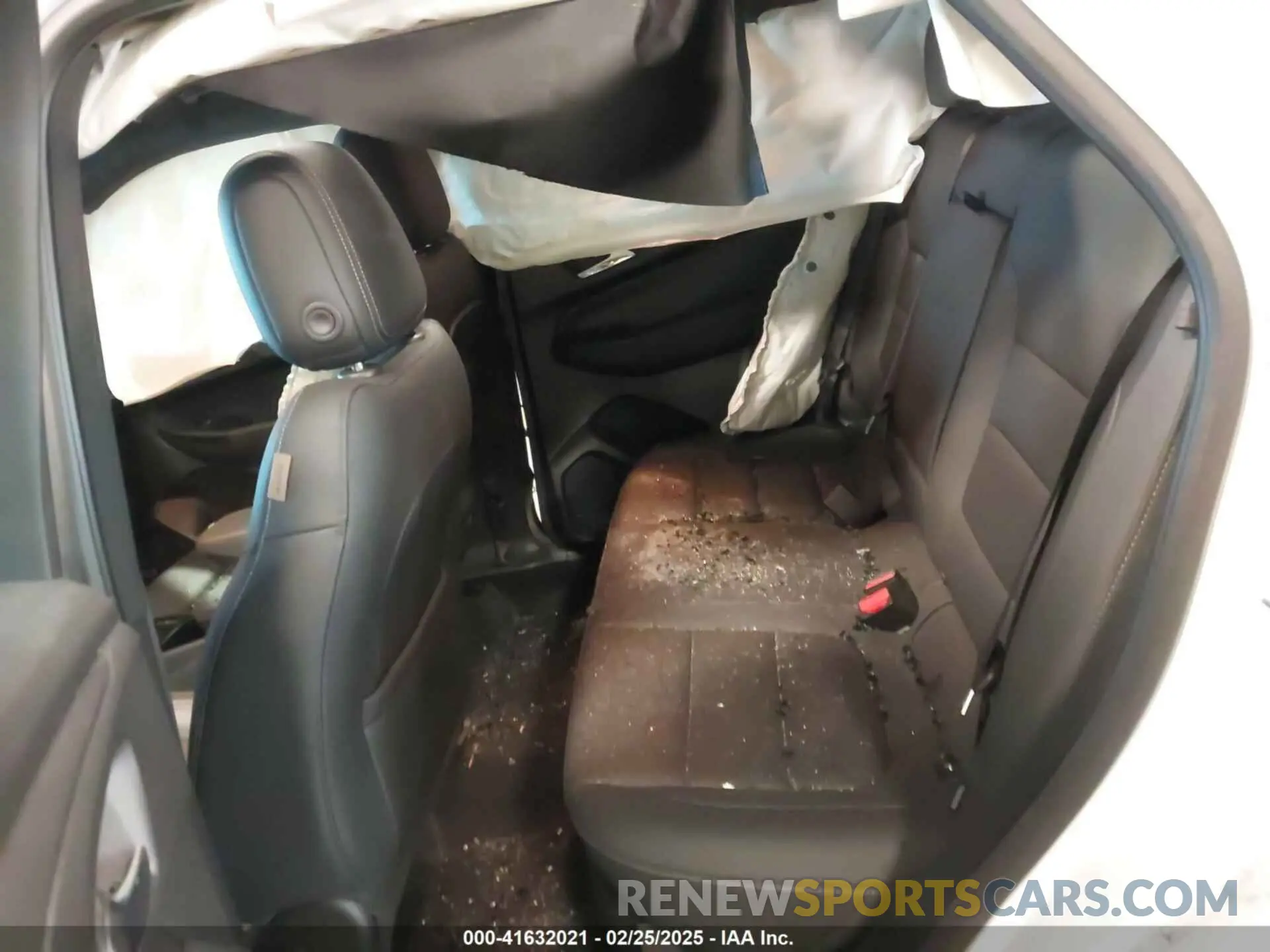 8 Photograph of a damaged car KL79MSSL3MB163182 CHEVROLET TRAILBLAZER 2021