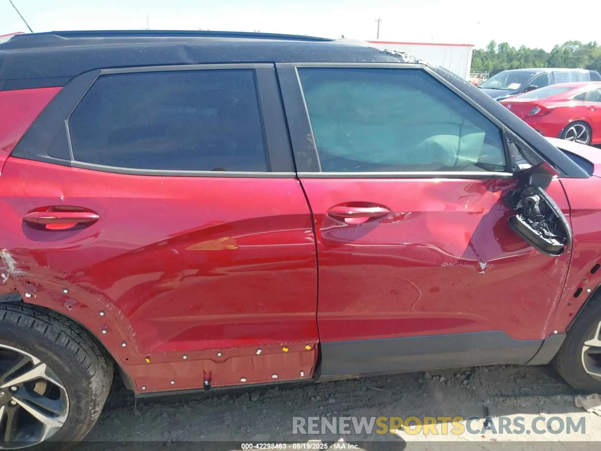 12 Photograph of a damaged car KL79MTSLXMB025838 CHEVROLET TRAILBLAZER 2021
