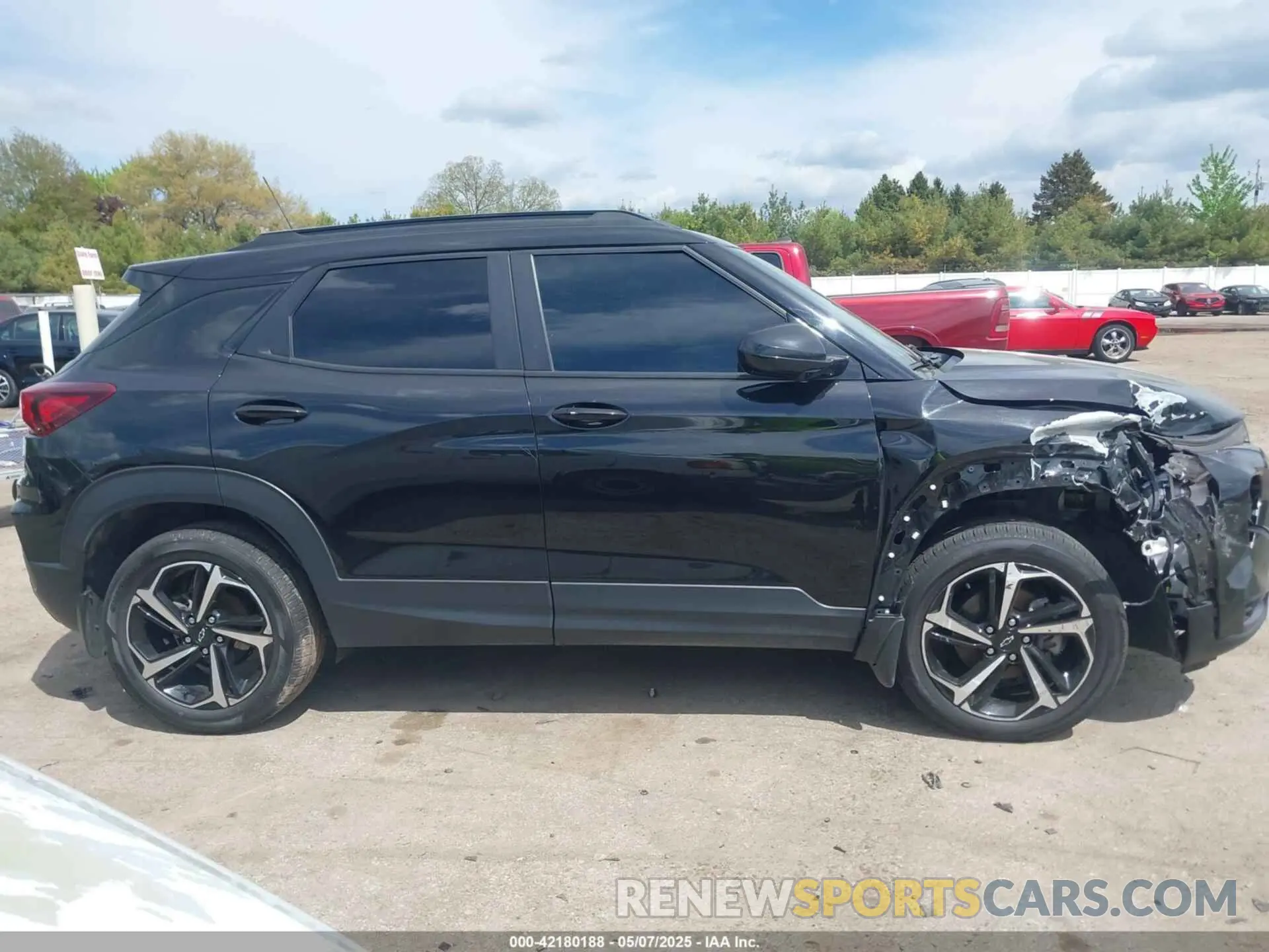 13 Photograph of a damaged car KL79MUSL1MB137577 CHEVROLET TRAILBLAZER 2021