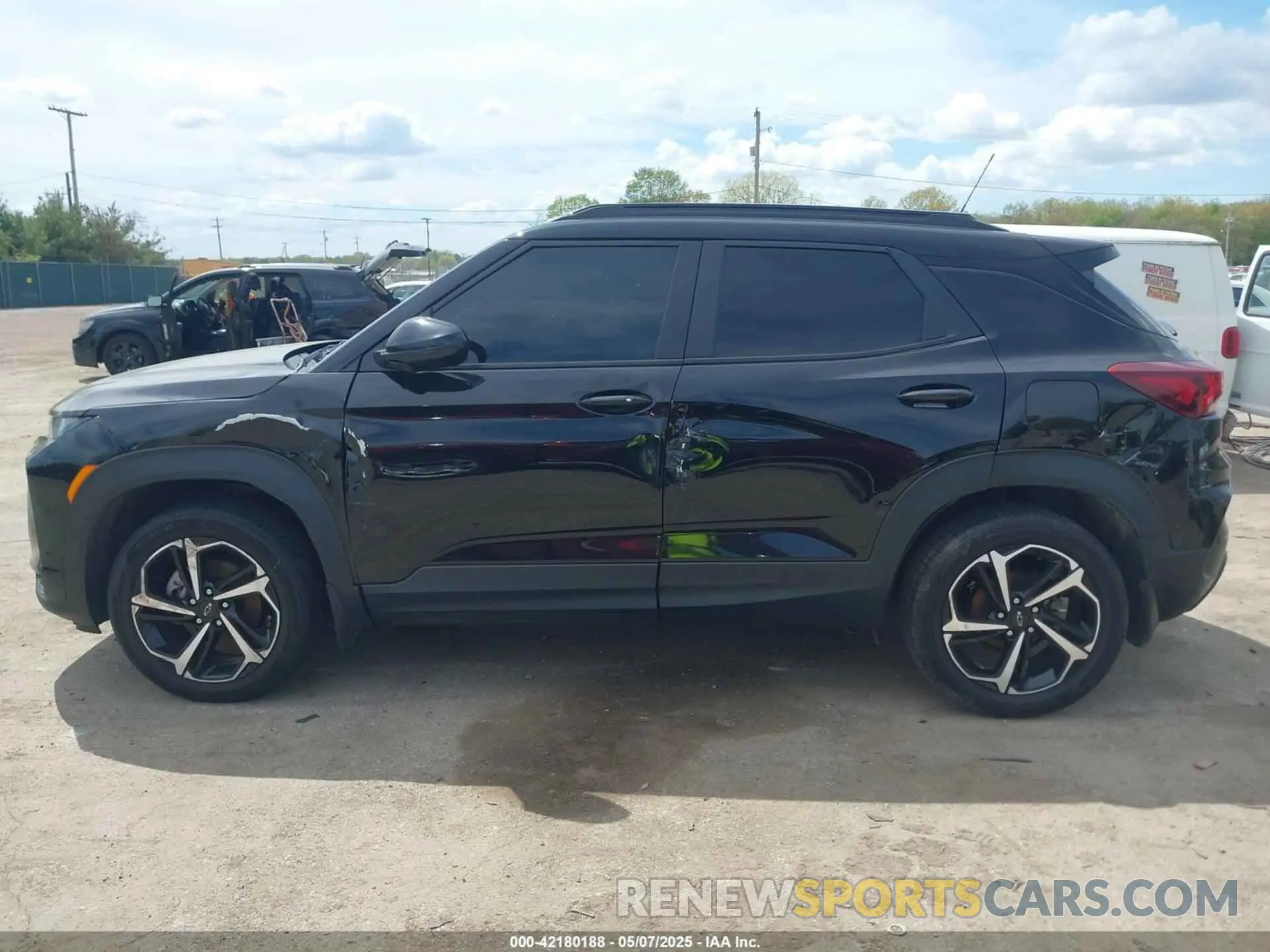 14 Photograph of a damaged car KL79MUSL1MB137577 CHEVROLET TRAILBLAZER 2021