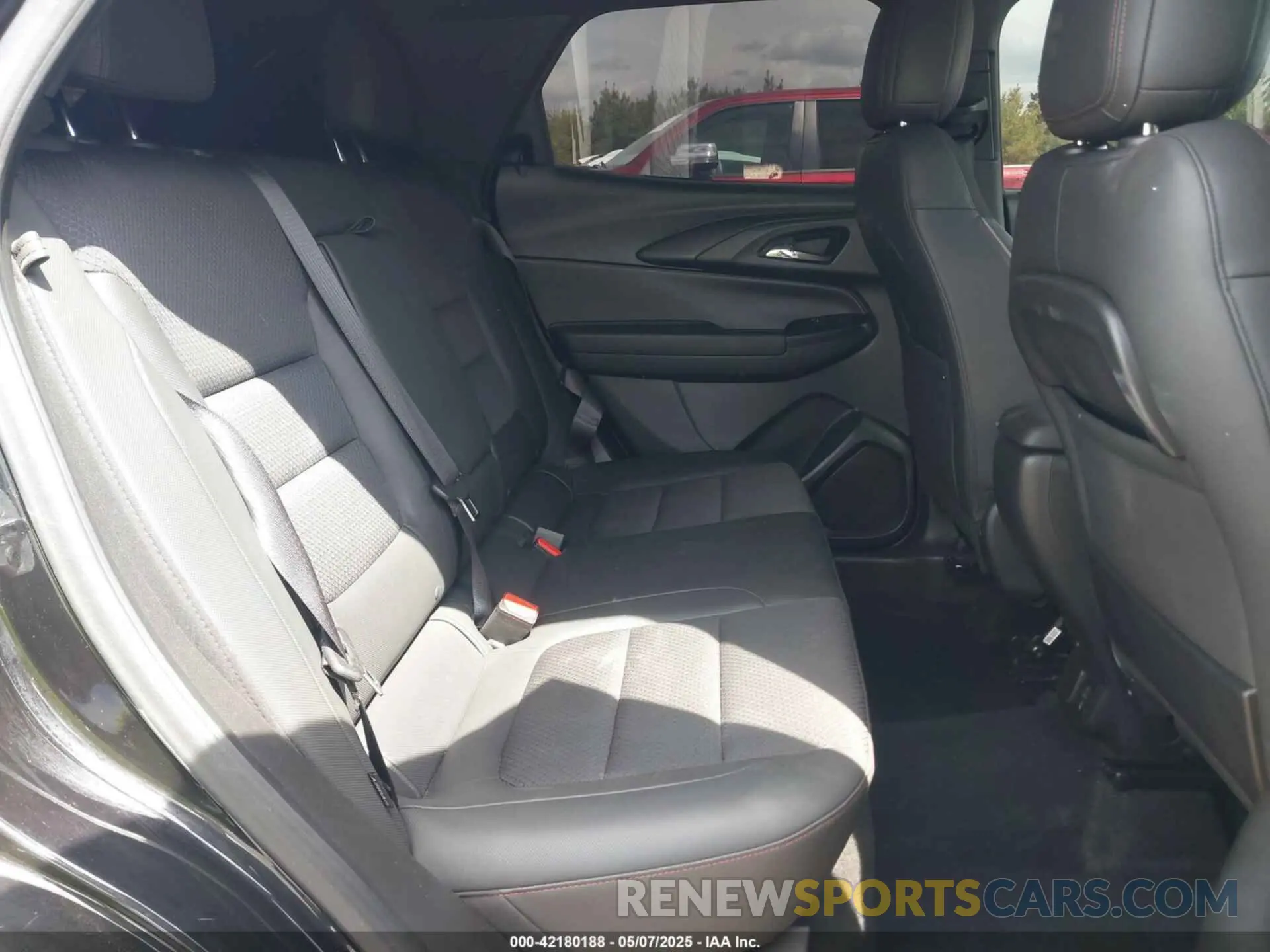 8 Photograph of a damaged car KL79MUSL1MB137577 CHEVROLET TRAILBLAZER 2021